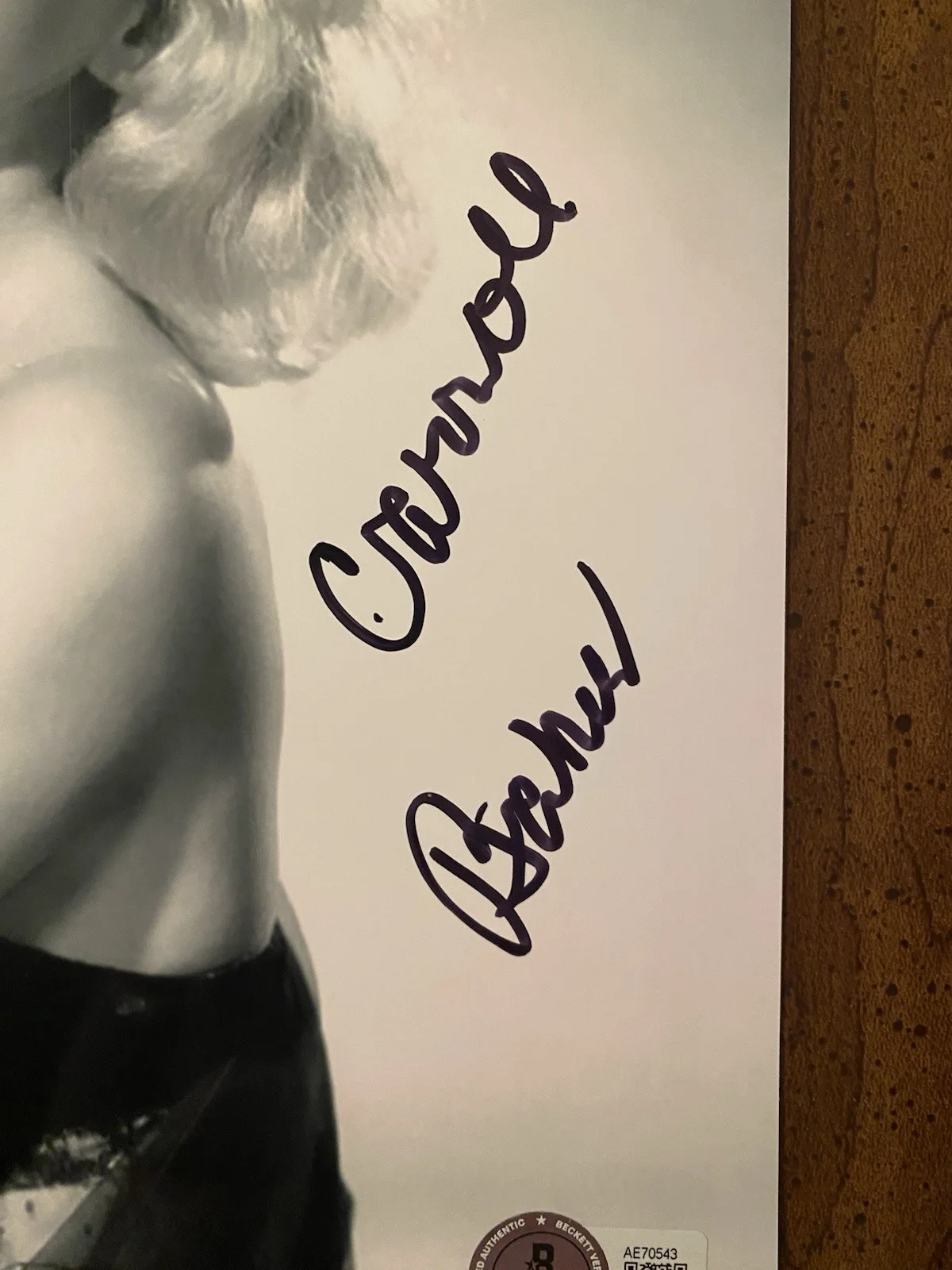 Carroll Baker — Carroll Baker Signed Autographed Photo Harlow Baby Doll Carpetbaggers Beckett, изображение 2