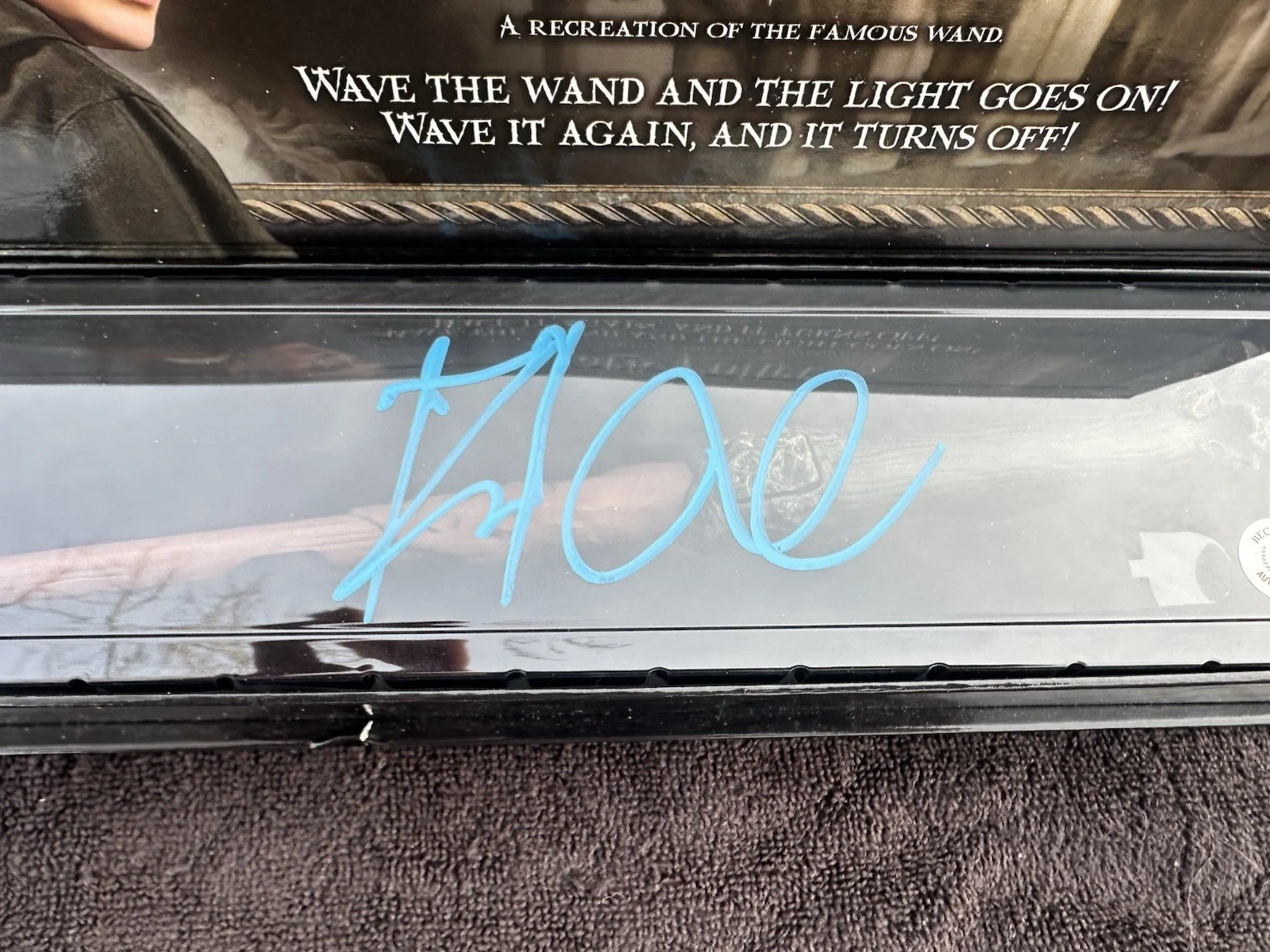 Daniel Radcliffe — Daniel Radcliffe Signed HARRY POTTER Autographed Illuminating Wand Beckett COA, изображение 4