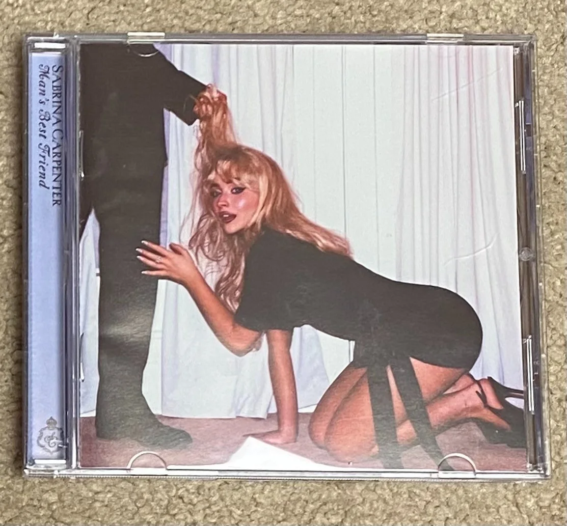 SABRINA CARPENTER SIGNED AUTOGRAPH FRAMED CD DISPLAY MAN’S BEST FRIEND BECKETT, image 2