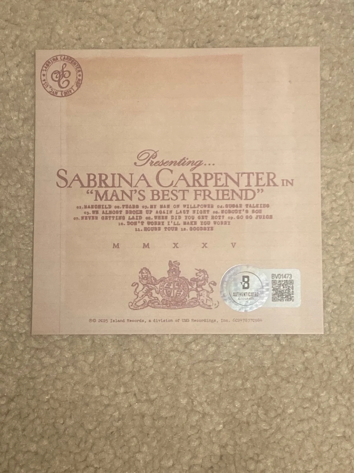 SABRINA CARPENTER SIGNED AUTOGRAPH FRAMED CD DISPLAY MAN’S BEST FRIEND BECKETT, image 4