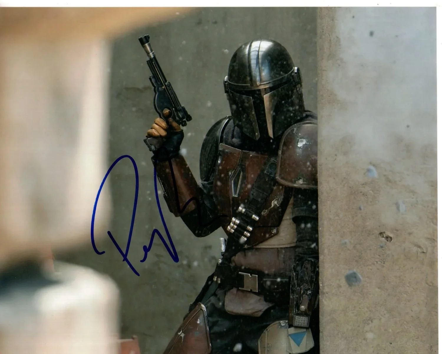 Pedro Pascal — PEDRO PASCAL Signed Autographed 8x10 DISNEY STAR WARS THE MANDALORIAN Photo