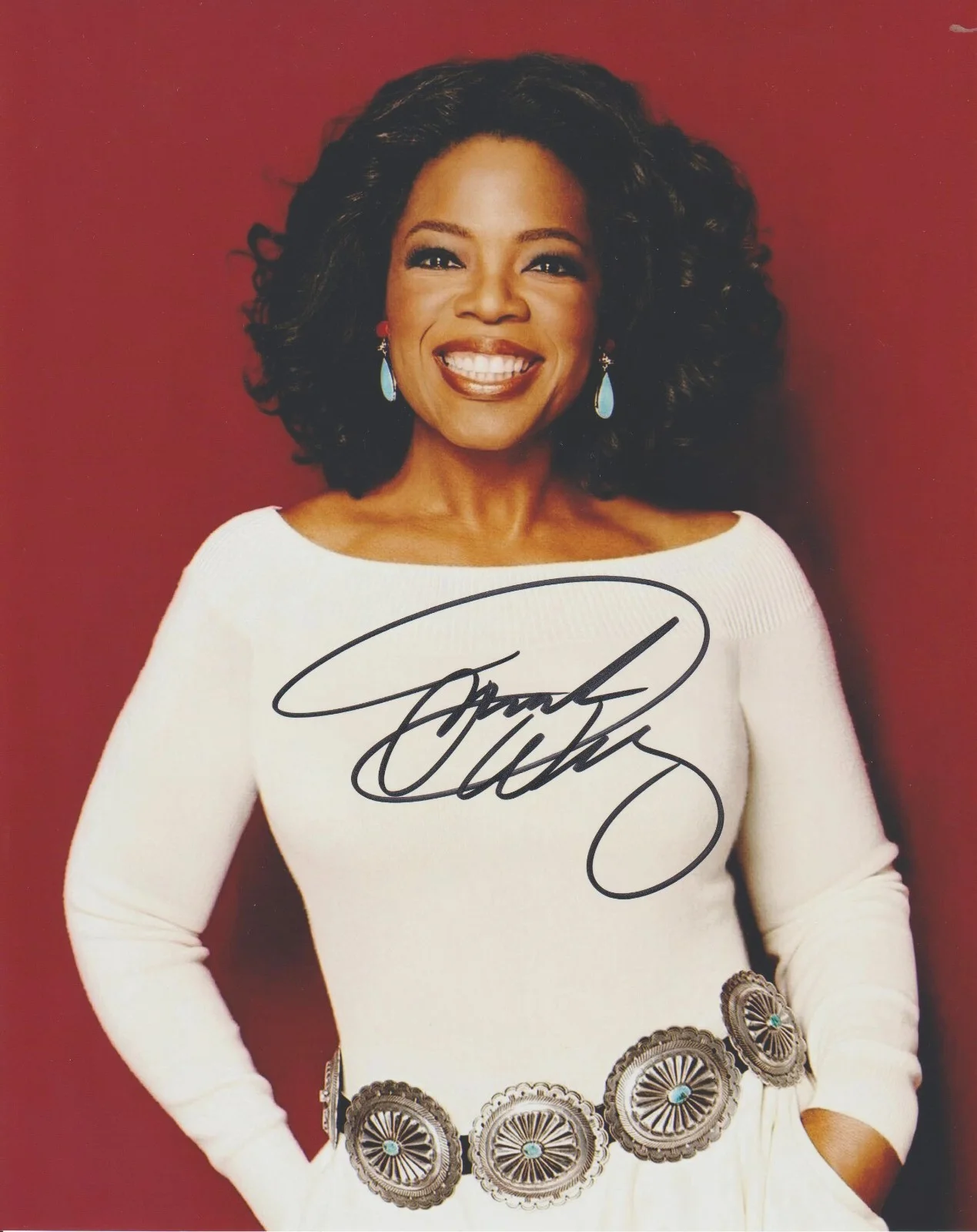 Oprah Winfrey — OPRAH WINFREY signed / autographed 8x10 photo - comes with COA (photo #1)