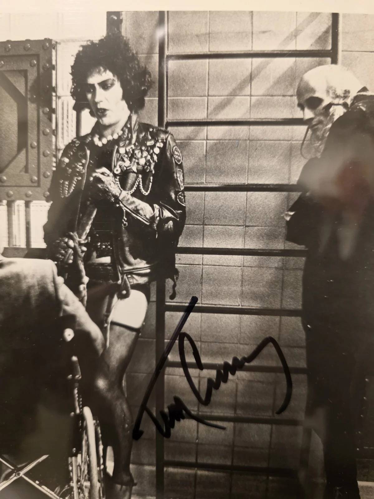 Tim Curry, Brian Bostwick — Rocky Horror Picture Show Framed Signed Photo and Mick Rock Photograph Book, изображение 3