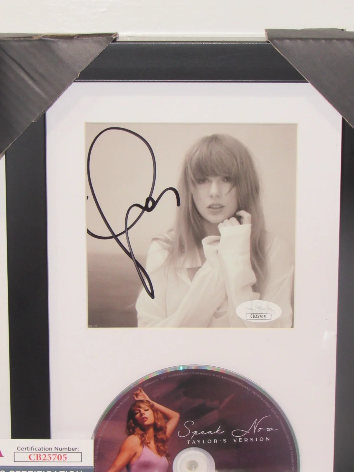 Taylor Swift Signed Autograph CD Insert & Speak Now (TV) Album Framed JSA COA, изображение 2