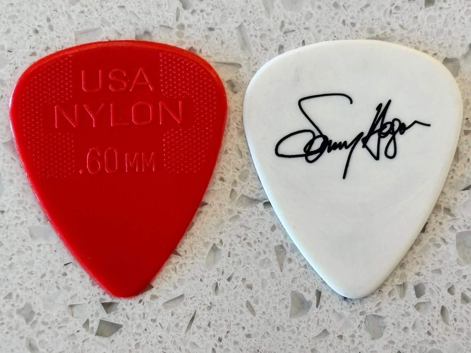 SAMMY HAGAR AND THE CIRCLE - 2 Guitar Pick Set of Sammy Hagar (VAN HALEN Singer), изображение 2