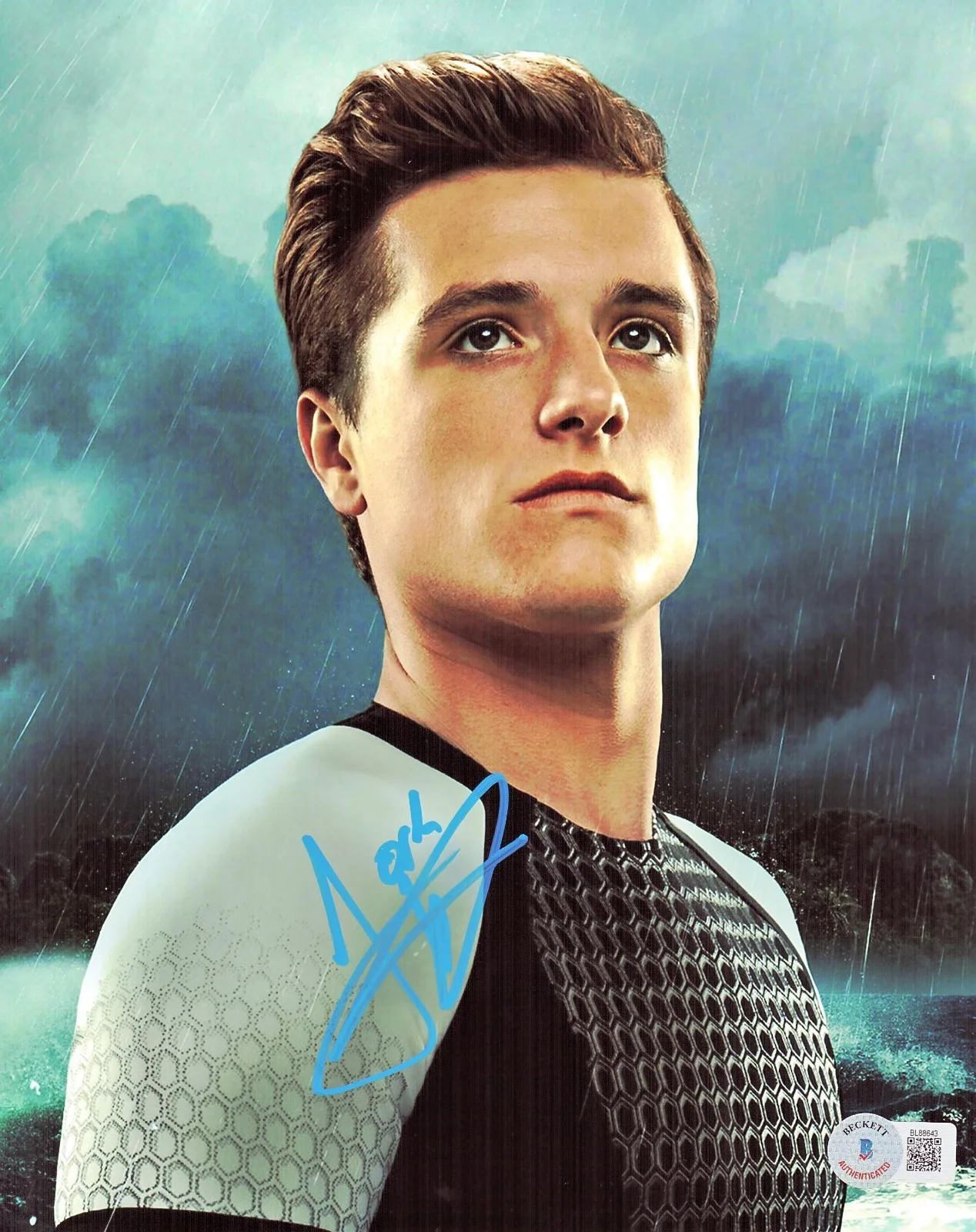 Josh Hutcherson — Josh Hutcherson Signed 8x10 Photo The Hunger Games Peeta Autograph Beckett