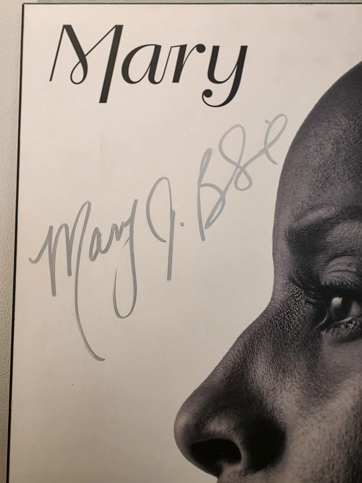 Mary J. BligeAutographed poster, image 2