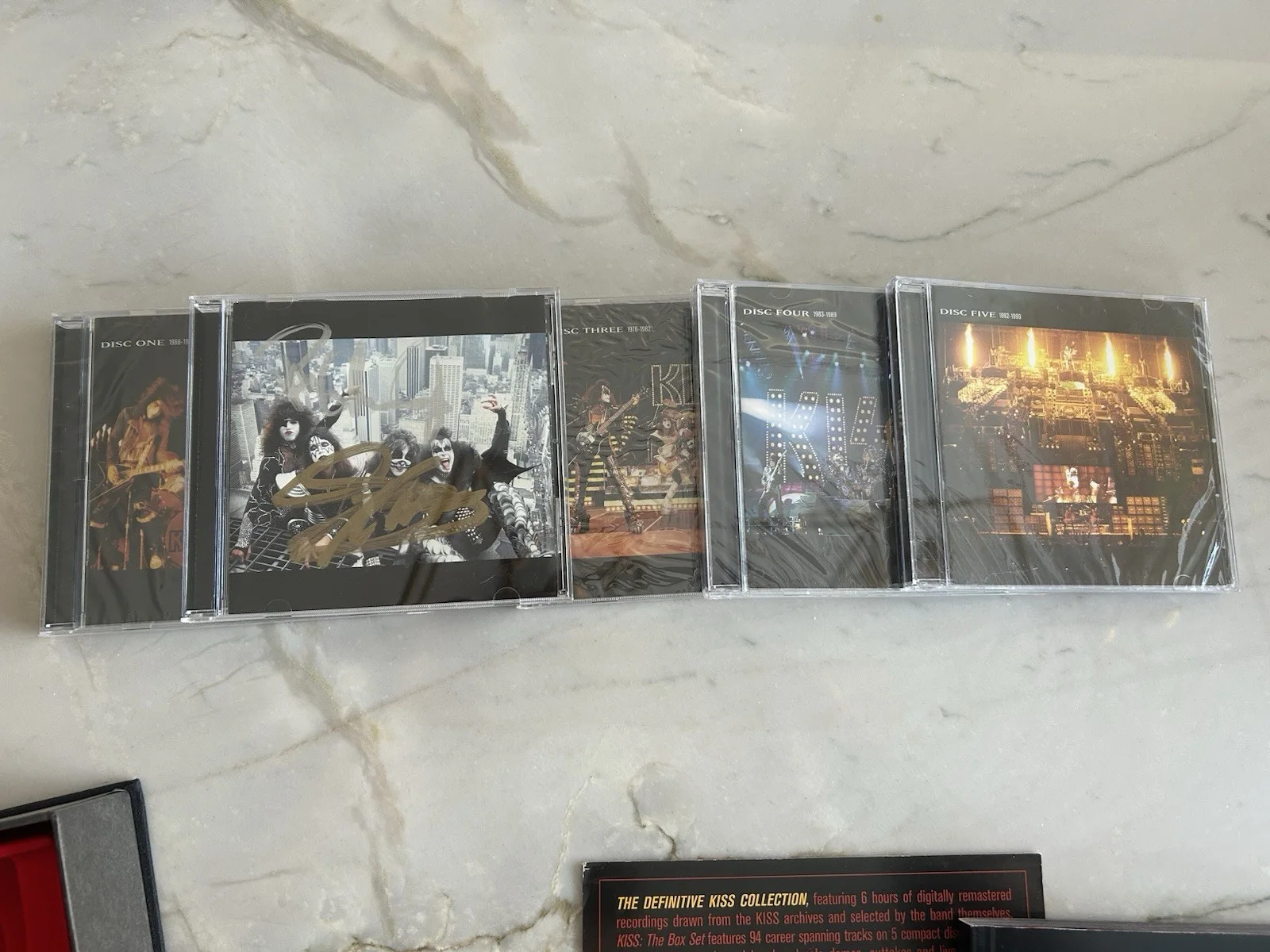 KISS DEFINITIVE BOX SET COLLECTION SIGNED 4X GENE SIMMONS PAUL STANLEY JSA X2!!, изображение 4