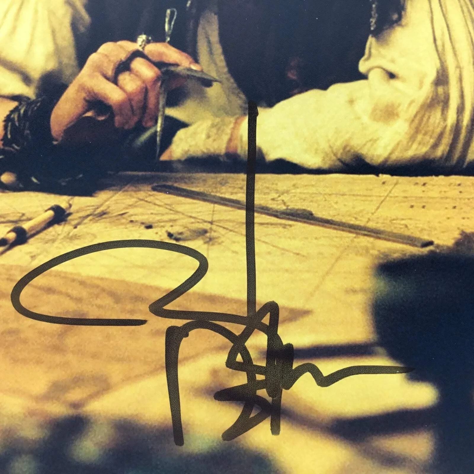 Johnny Depp — Johnny Depp Signed 11x14 Photo Pirates of the Caribbean (Beckett Certified), изображение 2