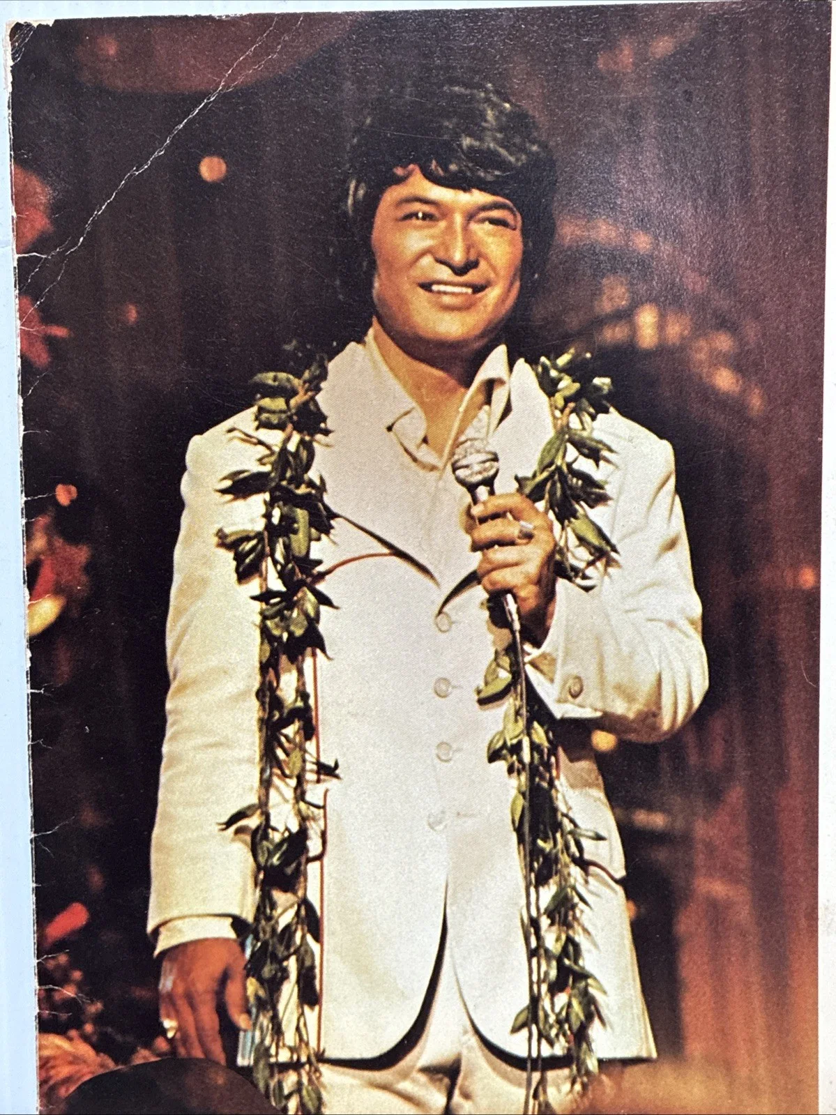 THE DON HO SHOW Photo Signed Appears to be DON HO Kissing Fan - RARE!! - VINTAGE, изображение 3