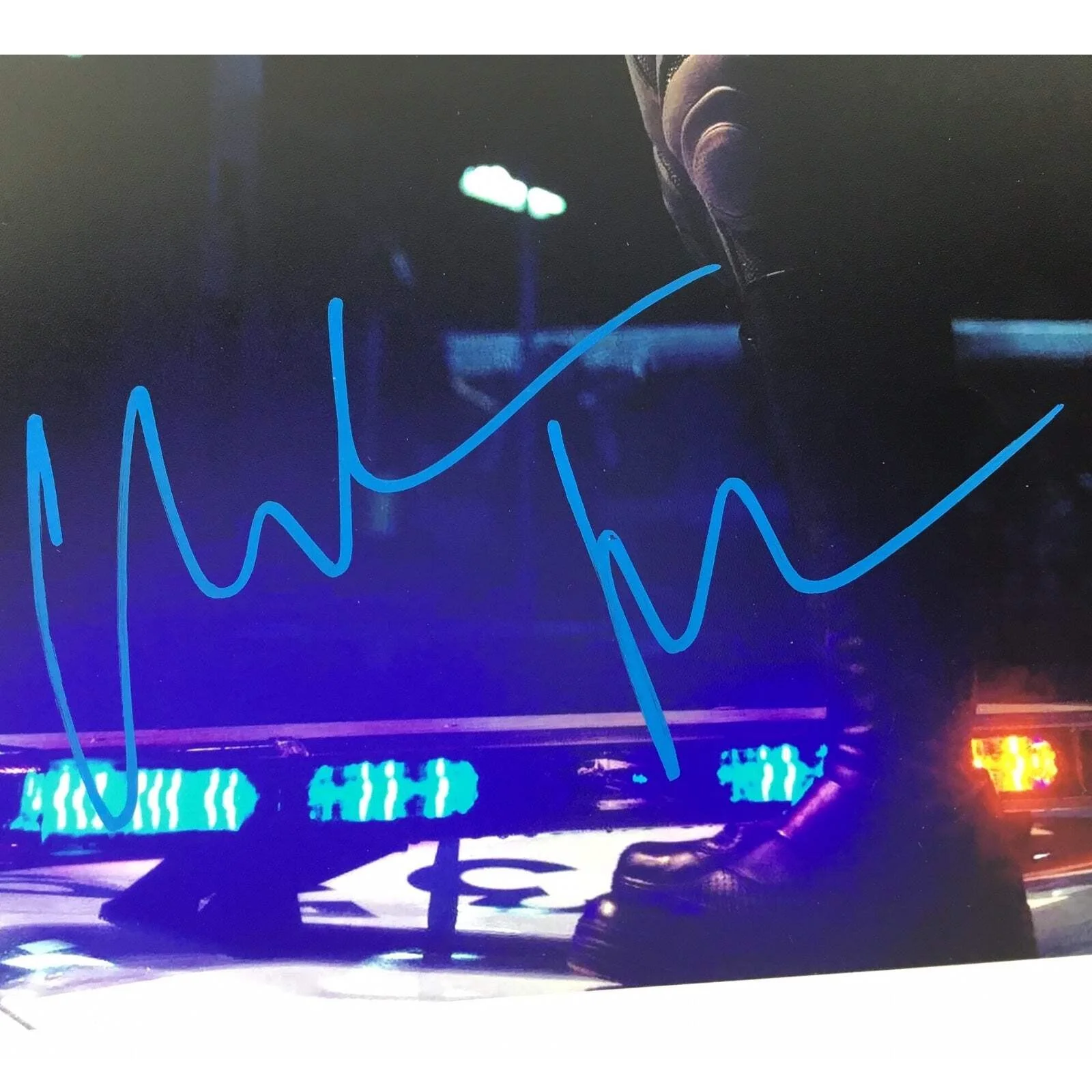 Christian Bale — Christian Bale Signed The Dark Knight 11x14 Photo (Beckett Certified), изображение 2