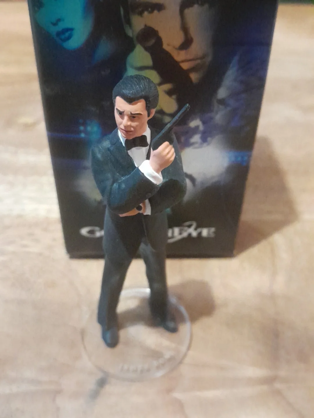 JAMES BOND 007 Corgi ICON metal figure Spy Guise Ltd Edition box PIERCE BROSNAN, image 2