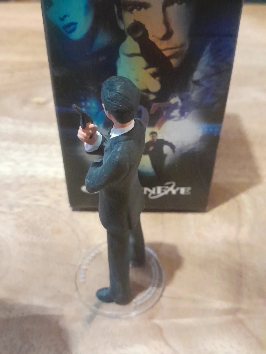 JAMES BOND 007 Corgi ICON metal figure Spy Guise Ltd Edition box PIERCE BROSNAN, image 3