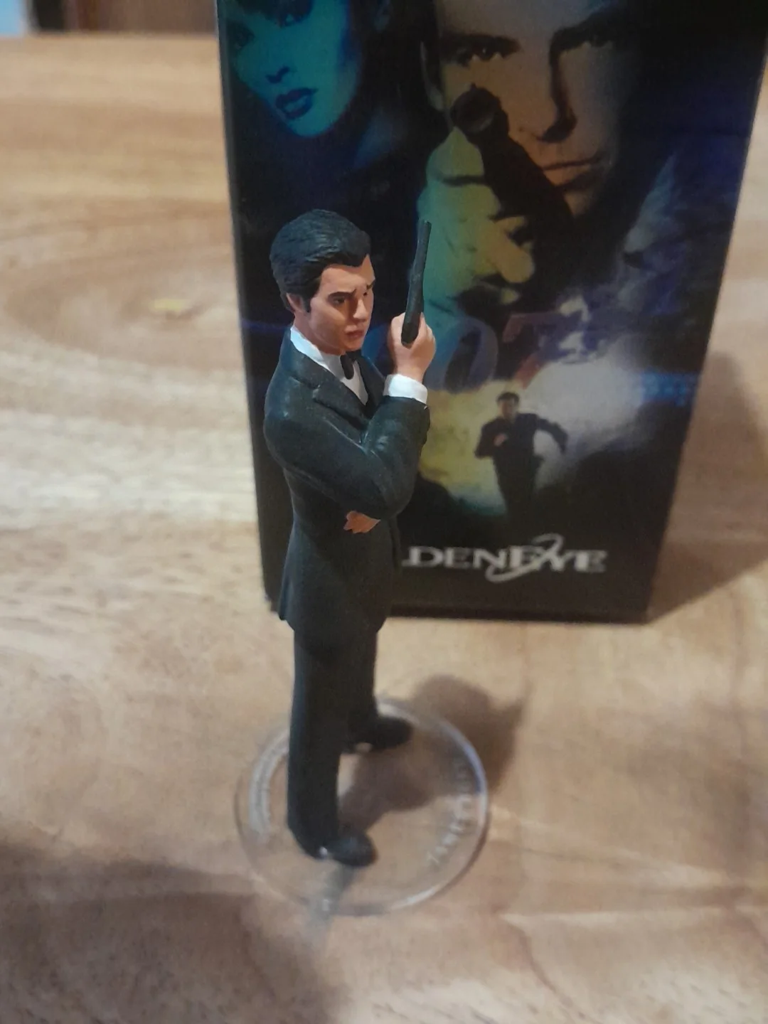 JAMES BOND 007 Corgi ICON metal figure Spy Guise Ltd Edition box PIERCE BROSNAN, image 5