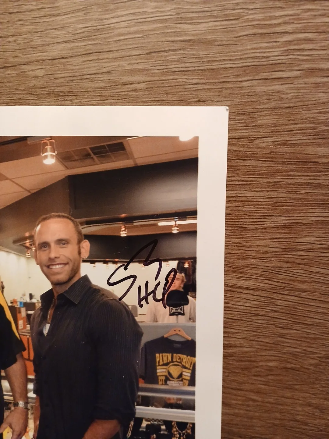 Les Gold, Seth Gold, Ashley Gold-Broad — Hardcore Pawn Les & Seth Gold And Ashley Gold-Broad Signed/ Autographed Photo, image 2