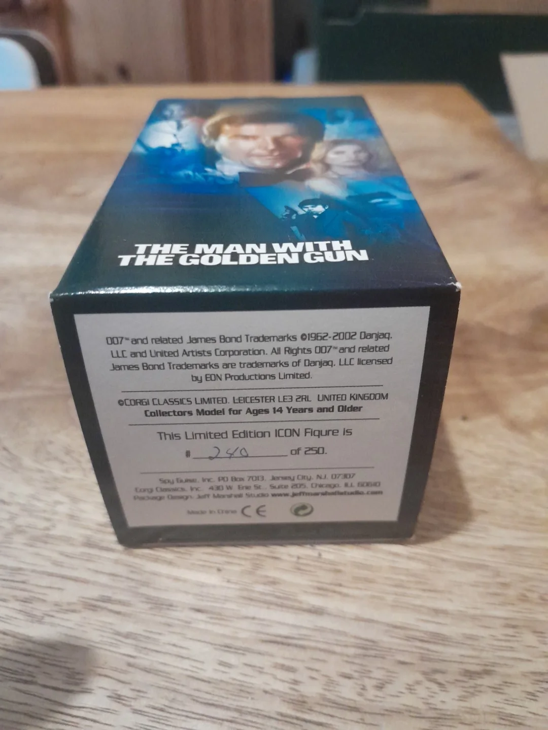 JAMES BOND 007 Corgi ICONS figure Scaramanga Spyguise Box Christopher Lee Rare, изображение 5