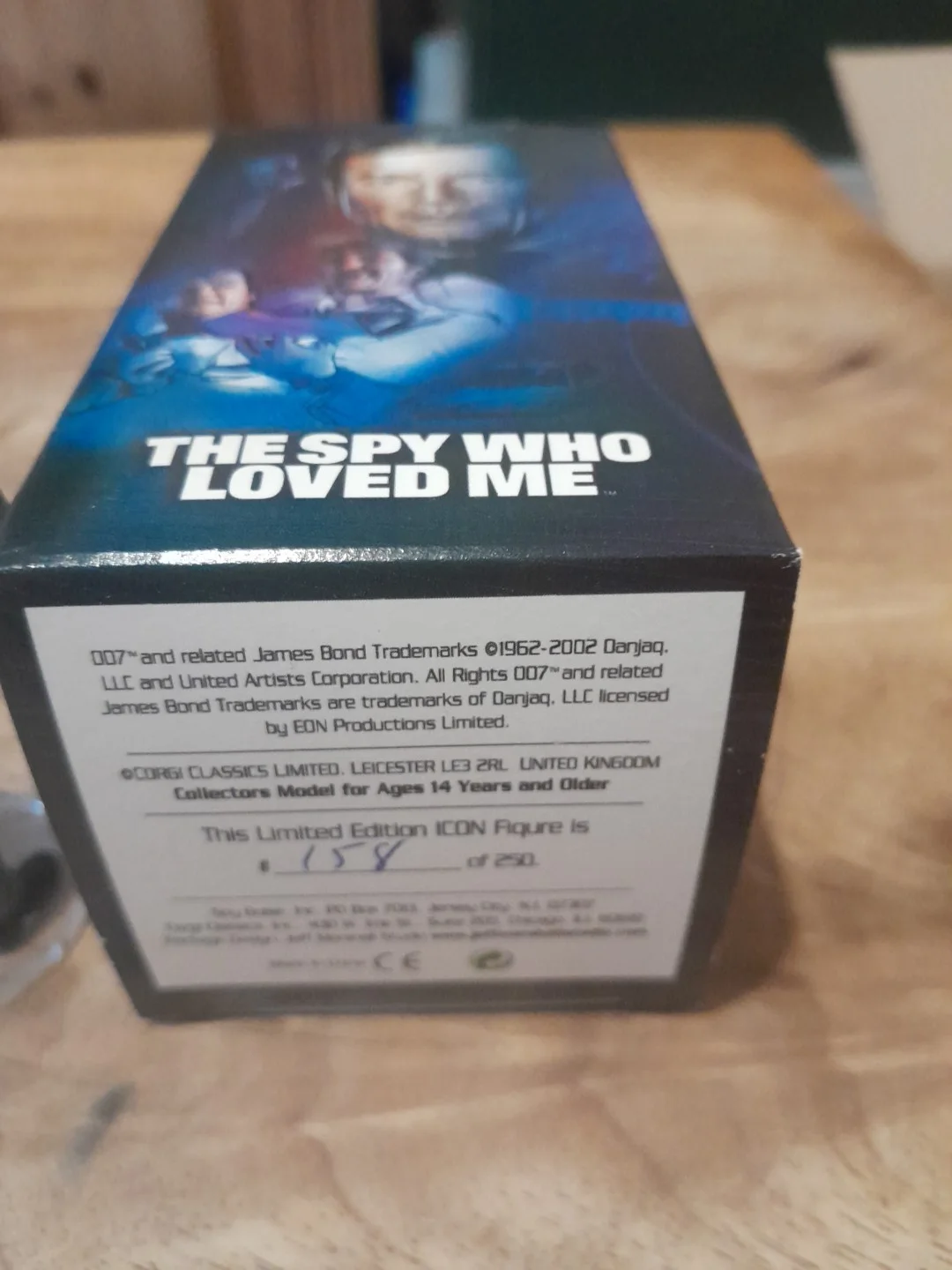JAMES BOND 007 Corgi ICONS Figure JAWS Spyguise Box Rare, image 5