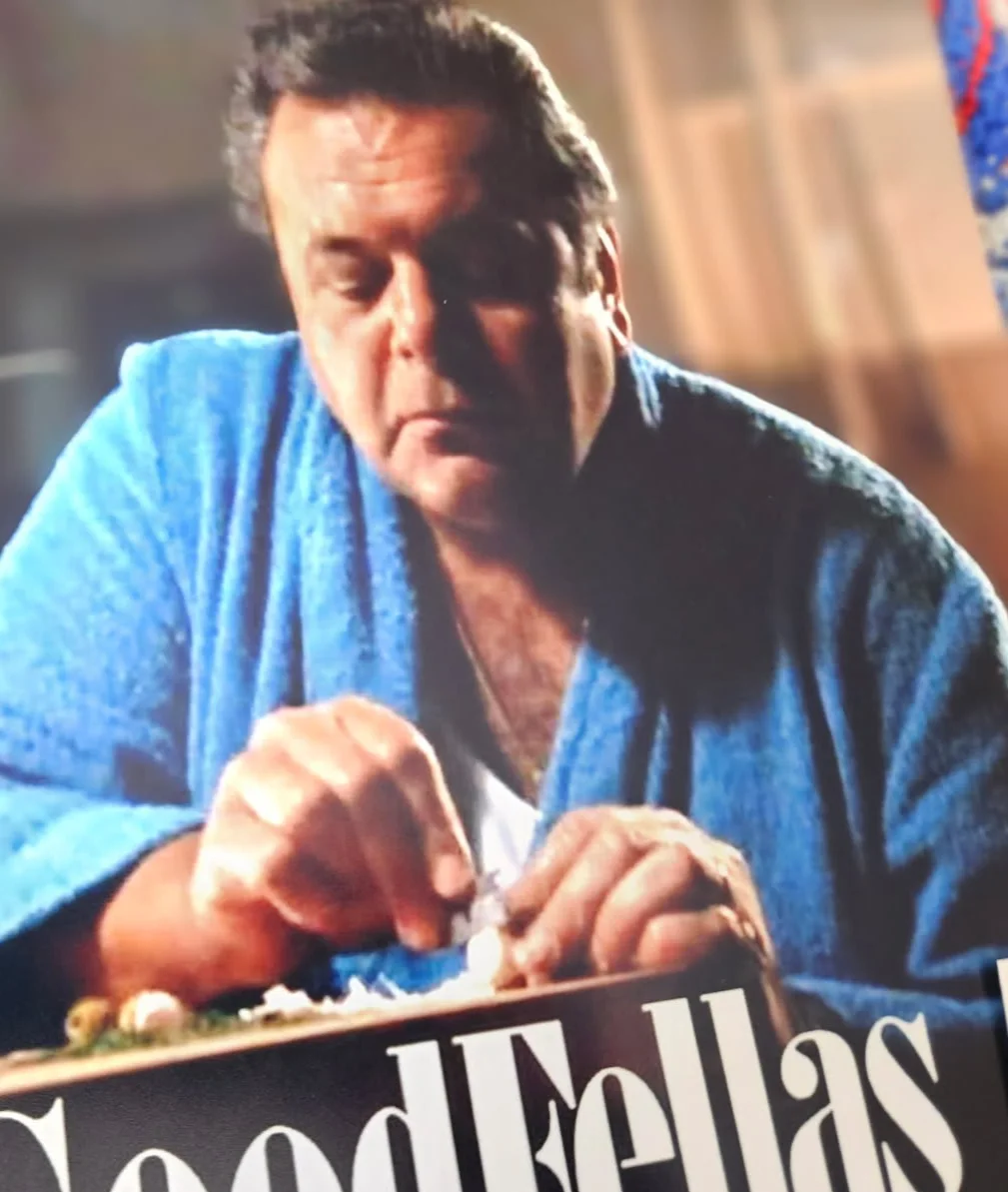 Paul Sorvino — Goodfellas Paul Sorvino autograph 11x17 cutting garlic photo JSA Certified *, изображение 2