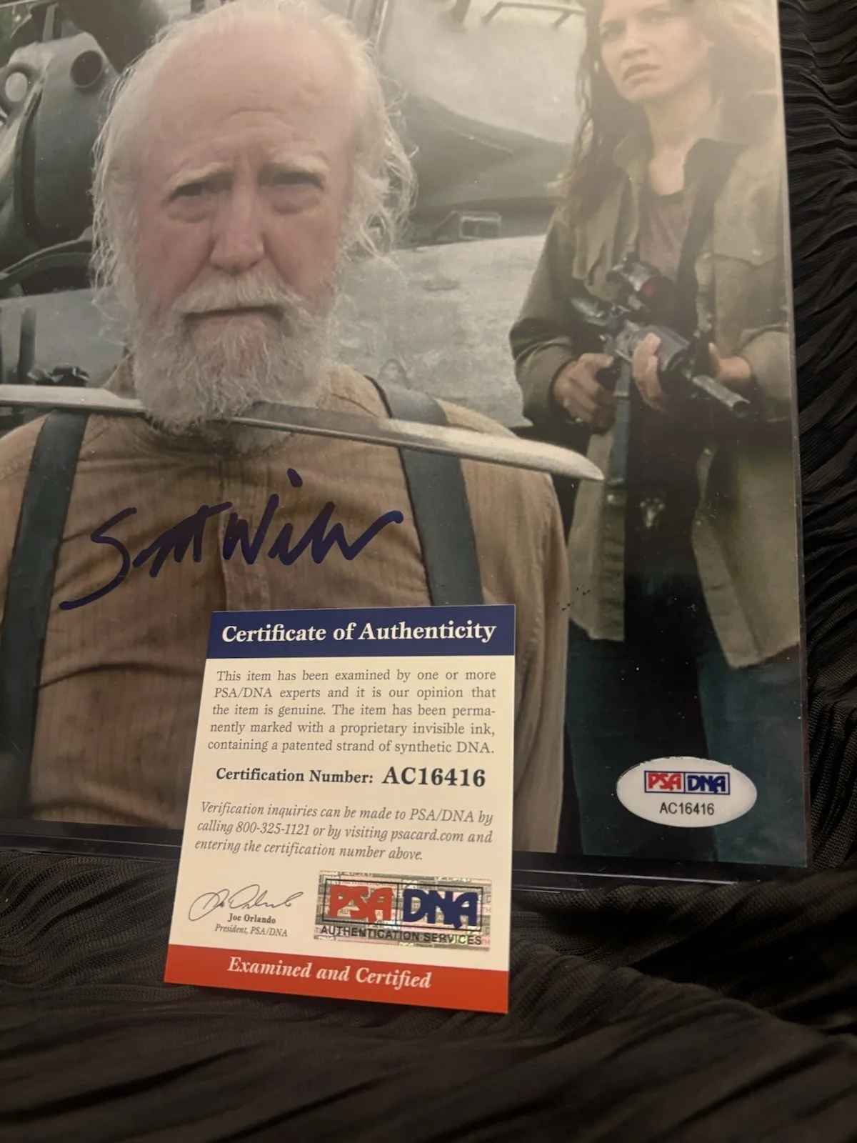 Scott Wilson — Scott Wilson “Hershel” Walking Dead Autographed 8x10, image 4
