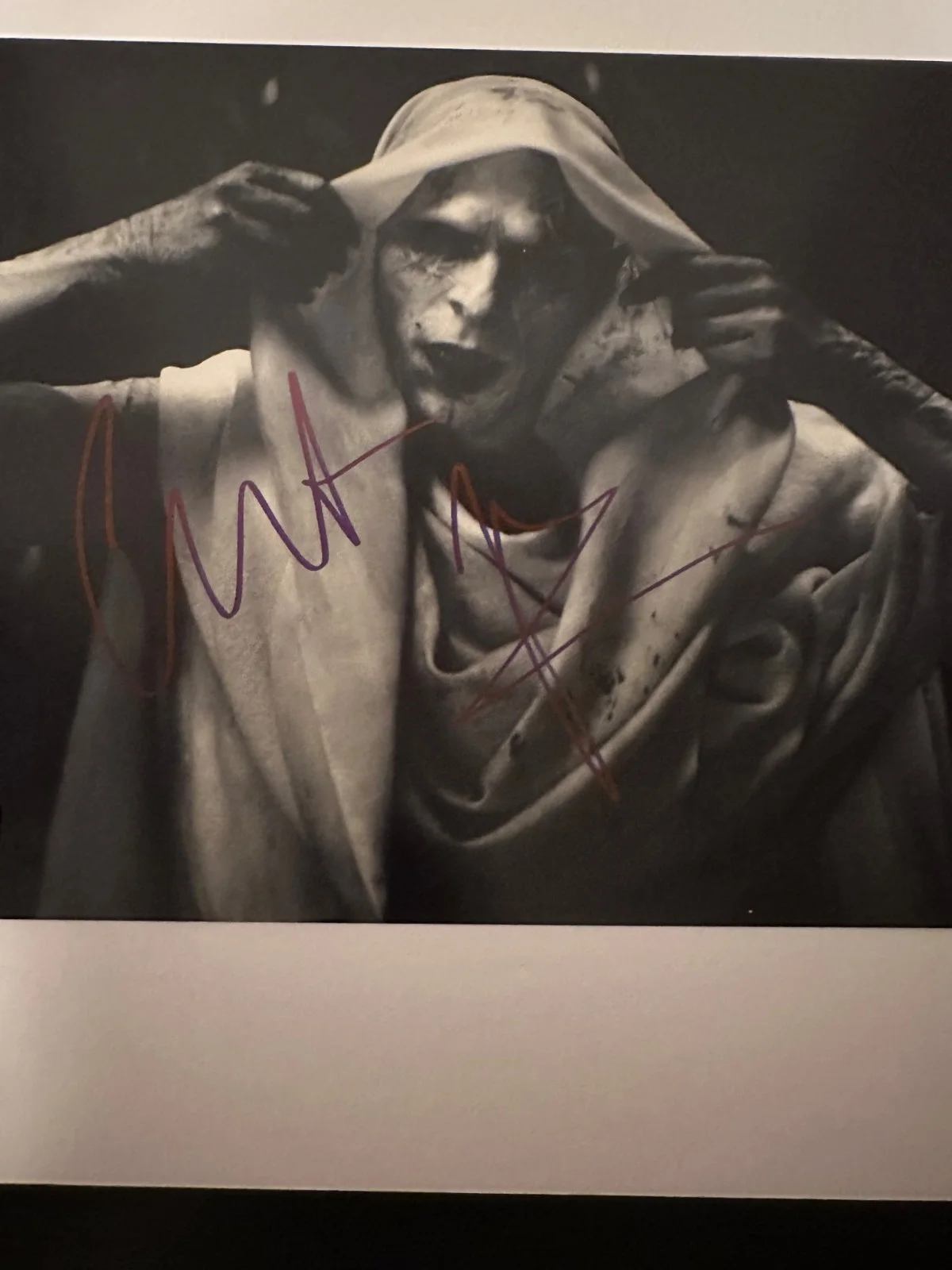 CHRISTIAN BALE autograph Beckett signed 11x14 photography THOR — CHRISTIAN BALE autograph Beckett signed 11x14 photography THOR GORR, image 4