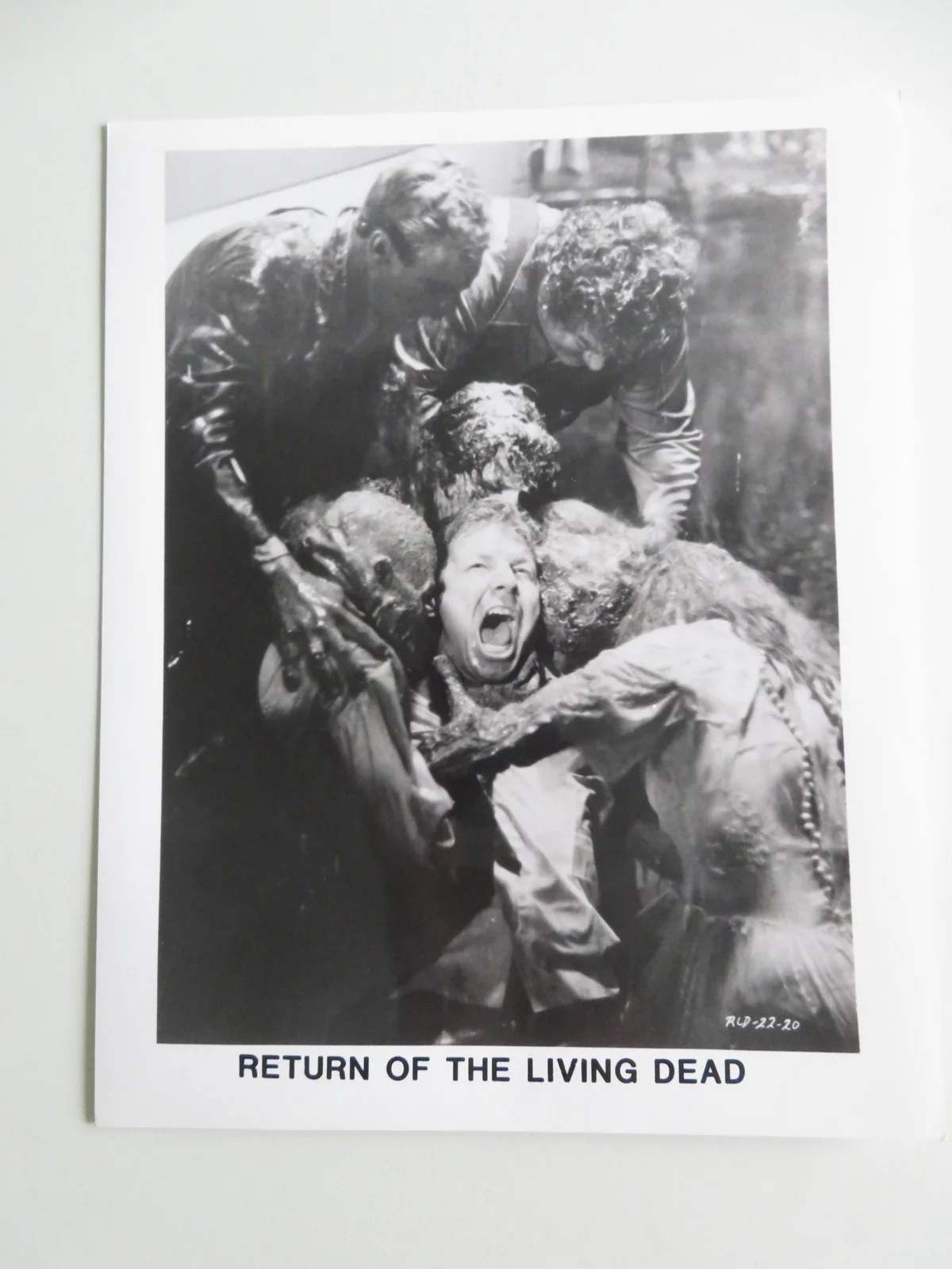 RETURN OF THE LIVING DEAD MOVIE STILL PHOTO LOT OF 5 LINNEA QUIGLEY 1985, изображение 3