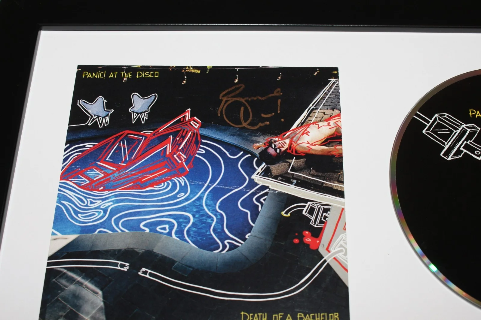 BRENDON URIE SIGNED FRAMED PANIC AT THE DISCO DEATH OF A BACHELOR CD BECKETT COA, изображение 3