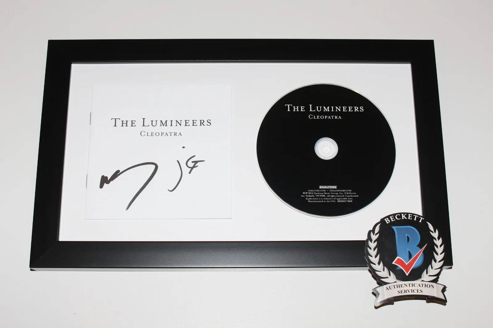 THE LUMINEERS BAND SIGNED FRAMED CLEOPATRA CD COVER ALBUM WESLEY BECKETT COA x2, изображение 3