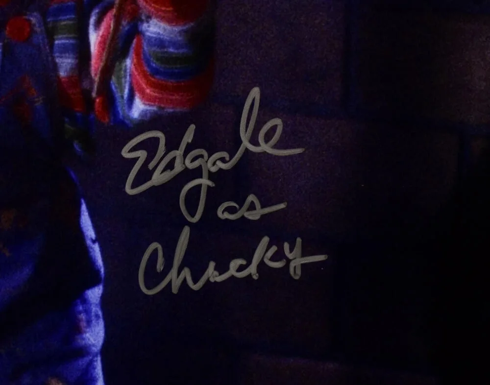 Ed Gale — Ed Gale Autographed 16x20 Chucky Close Up Photo -Beckett W Hologram *Silver, изображение 2
