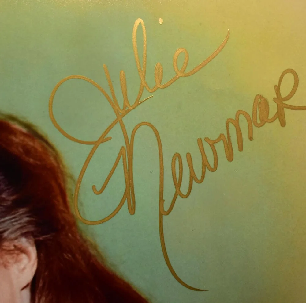 Julie Newmar — Julie Newmar Autographed 11x14 Catwoman Close Up Photo -Beckett W Hologram *Gold, изображение 2