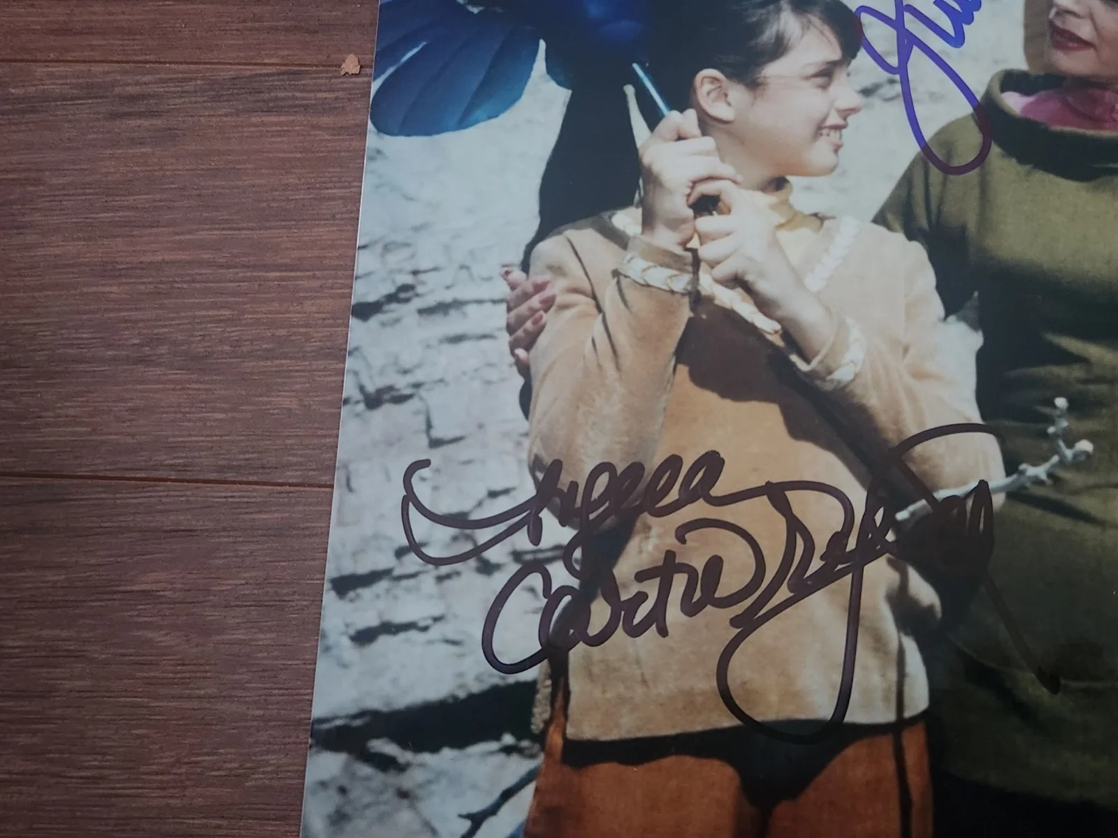 June Lockhart, Angela Cartwright, Bill Mumy — June Lockhart Angela Cartwright Bill Mumy SIGNED Lost in Space Photo JSA COA, изображение 5
