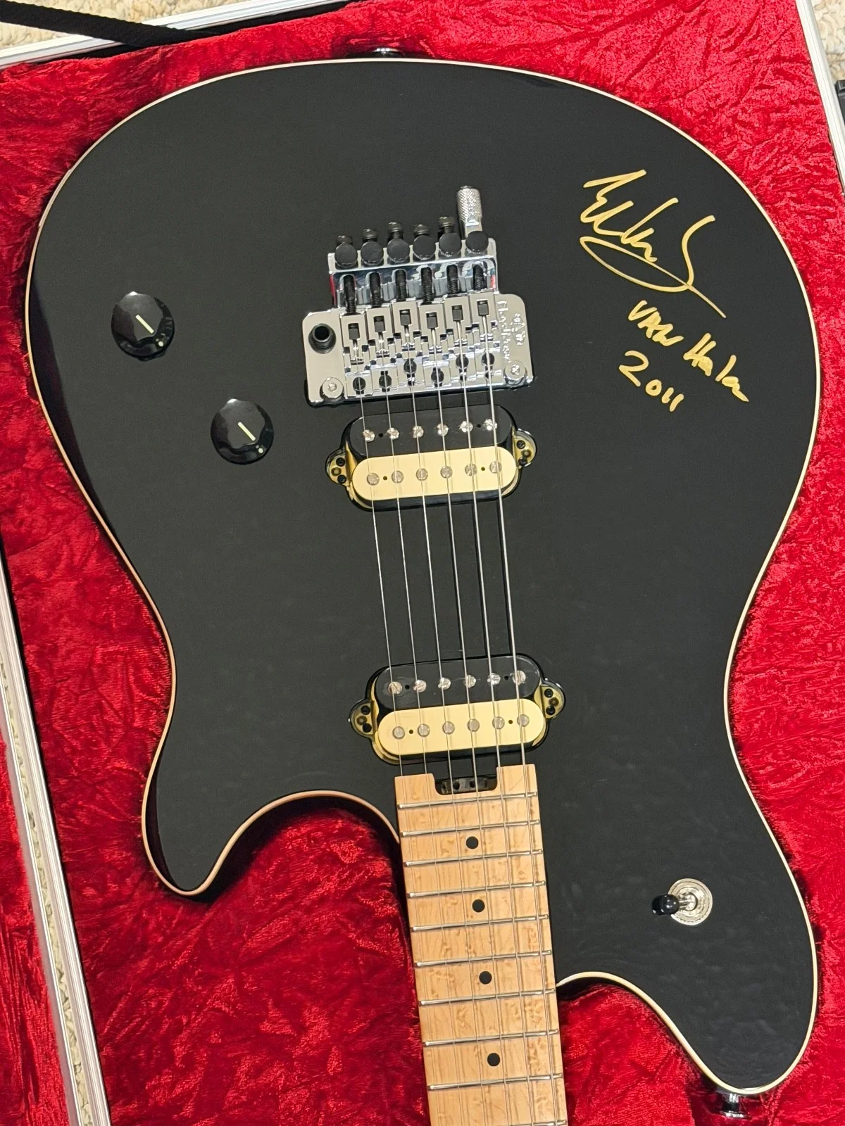 Eddie Van Halen Signed EVH Wolfgang Japanese Electric Guitar, изображение 4