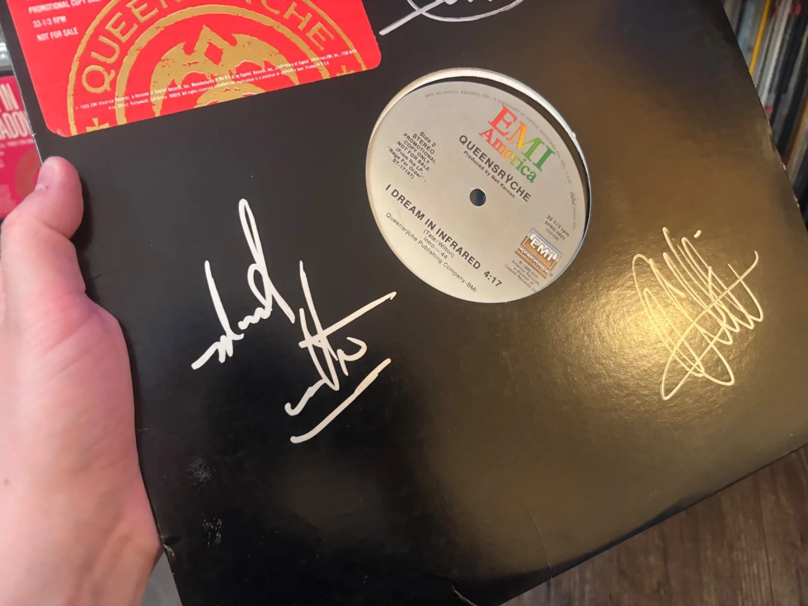 QUEENSYRCHE SIGNED AUTOGRAPHED LP VINYL WHISPER X3 GEOFF TATE MIKE WHIP EDDIE, изображение 2