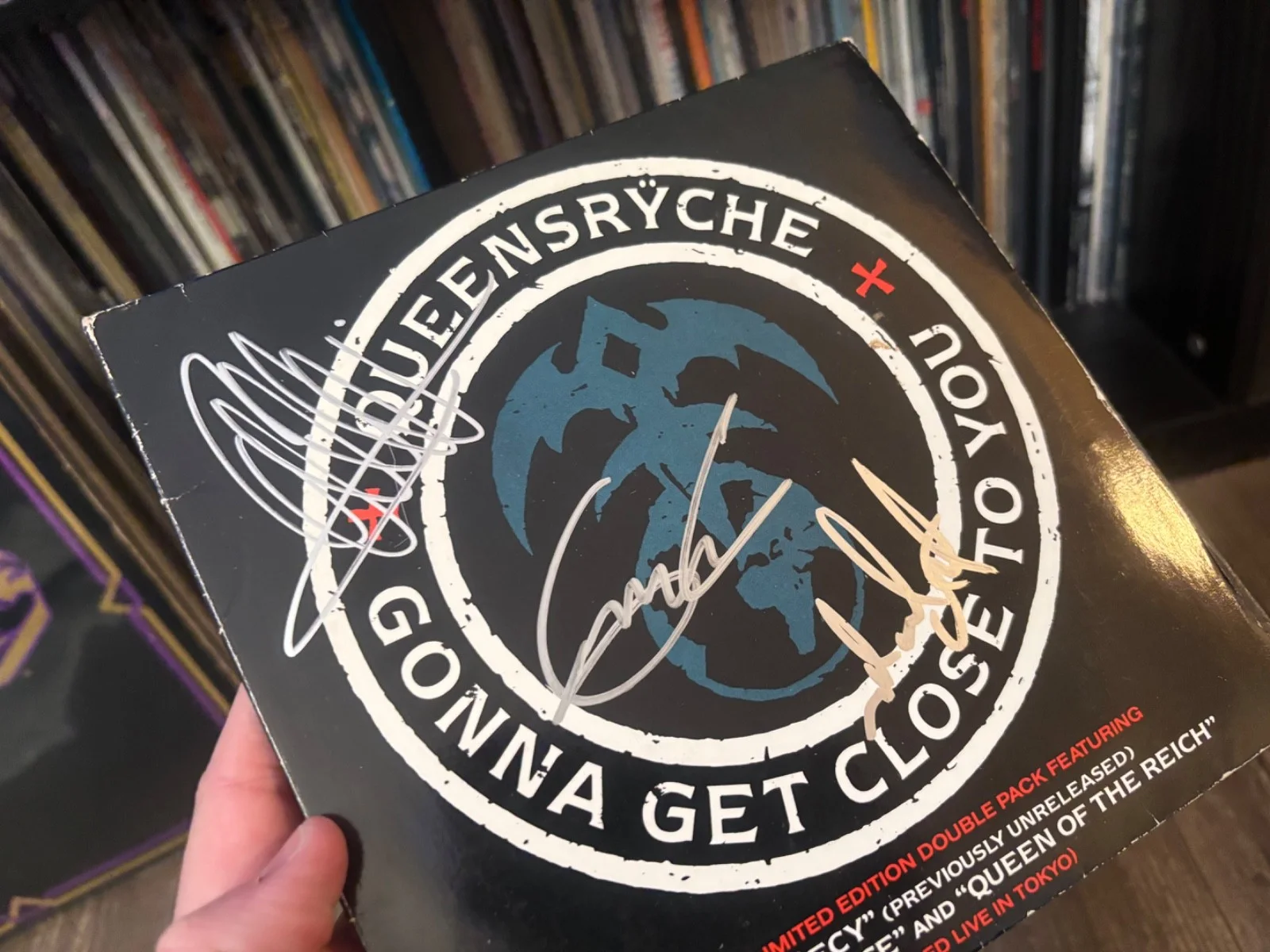 QUEENSYRCHE SIGNED AUTOGRAPHED 45' X3 GEOFF TATE MIKE EDDIE RARE GET CLOSE, image 2