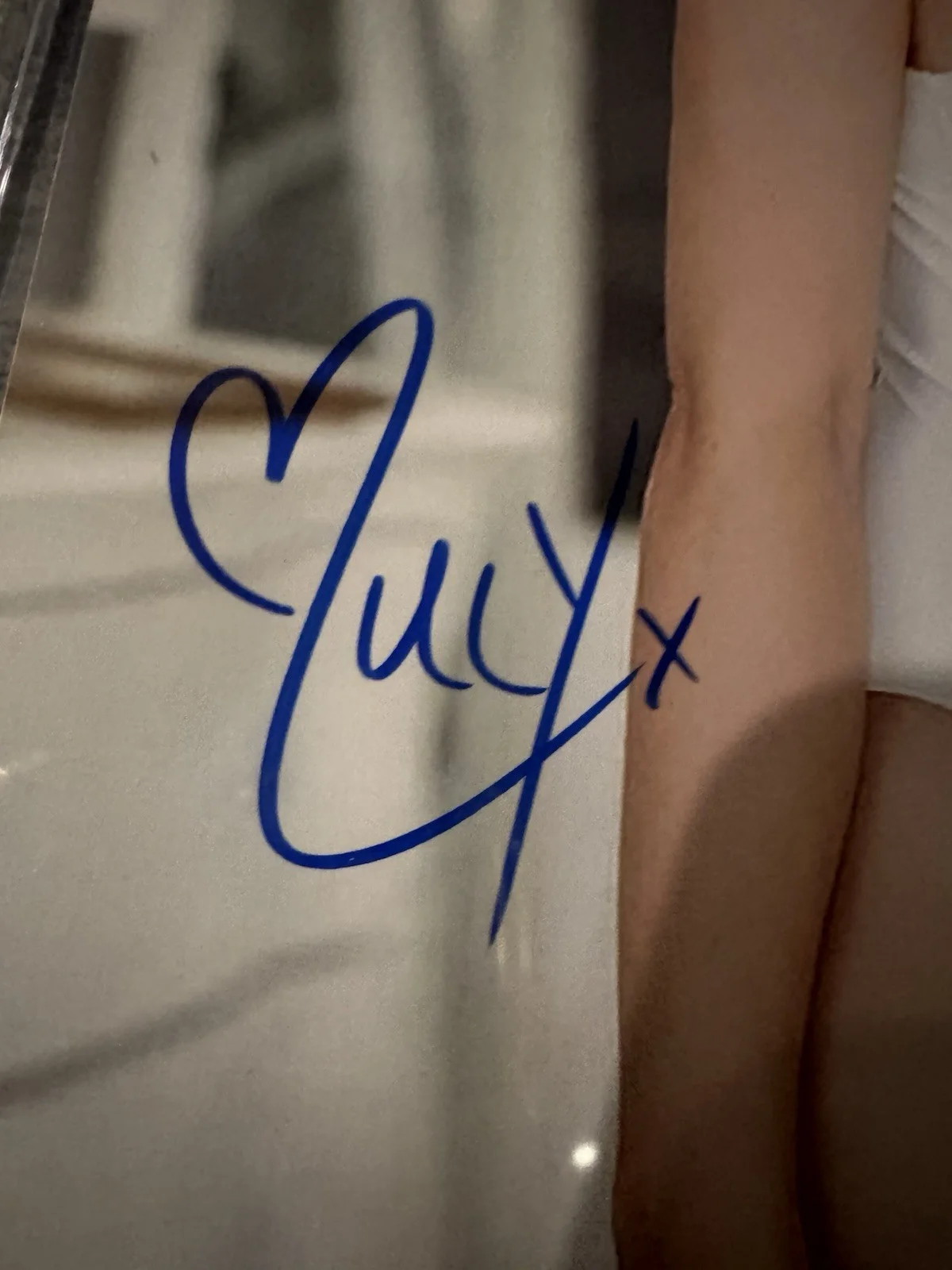 Lucy Pinder — Lucy Pinder Original Autographed 8x10 photo with Certificate of Authenticity CoA, image 3