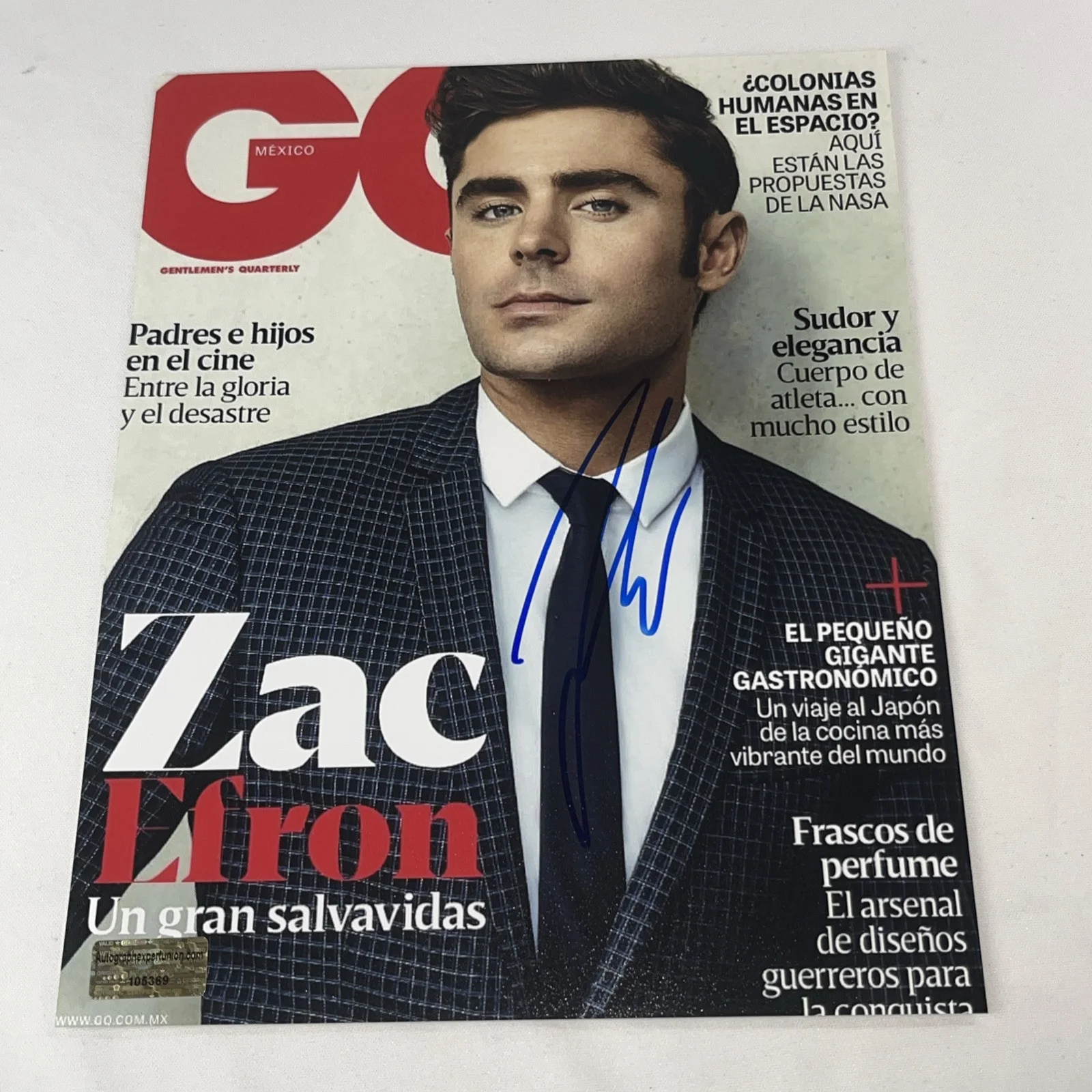 Zac Efron — Zac Efron Signed Photo GQ Cover Autographed Photograph 8x10 COA Hologram