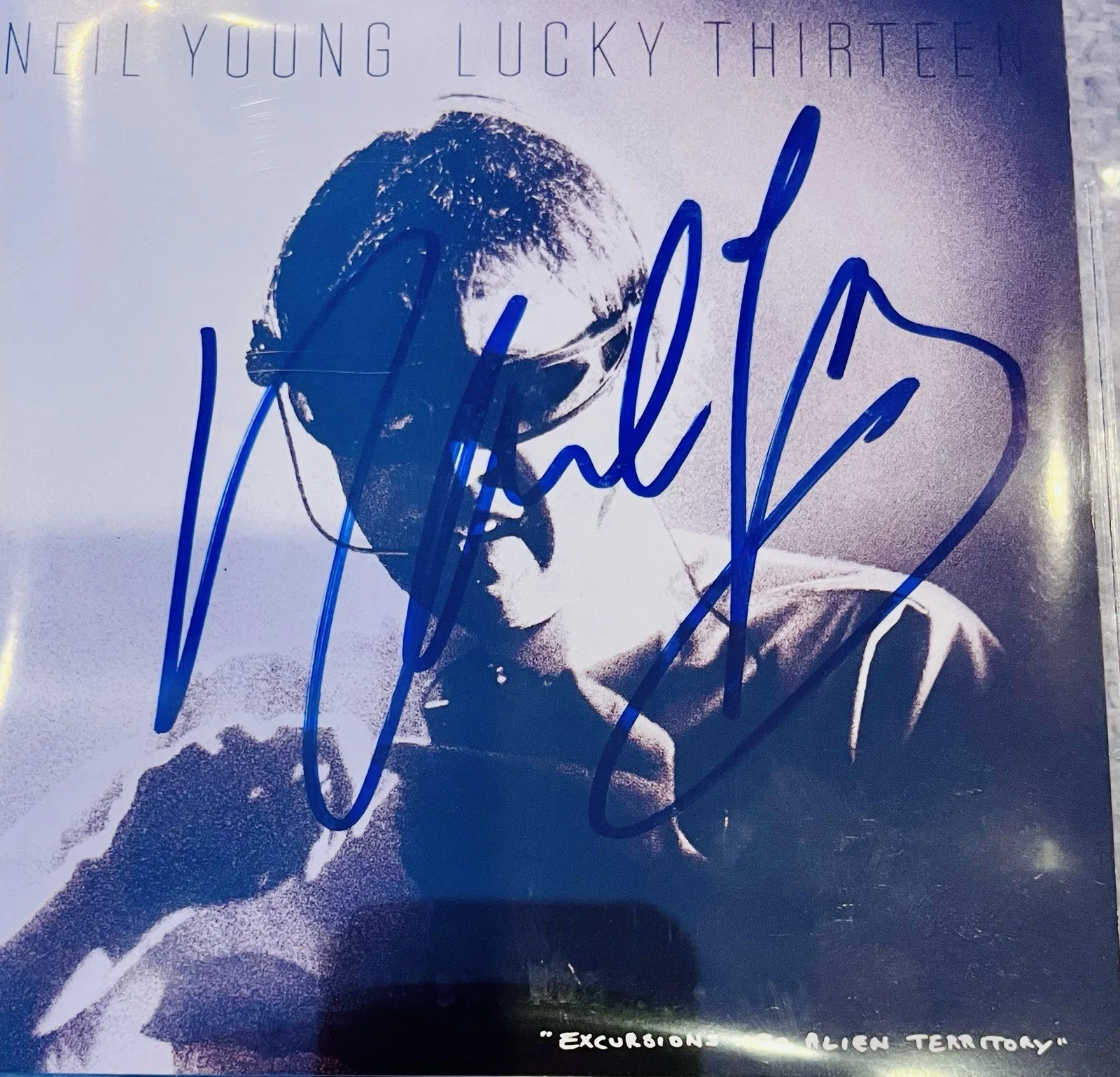 Neil Young Signed 1993 Lucky 13 CD Very Tough Autograph Large/Bold Beckett Gem, image 2