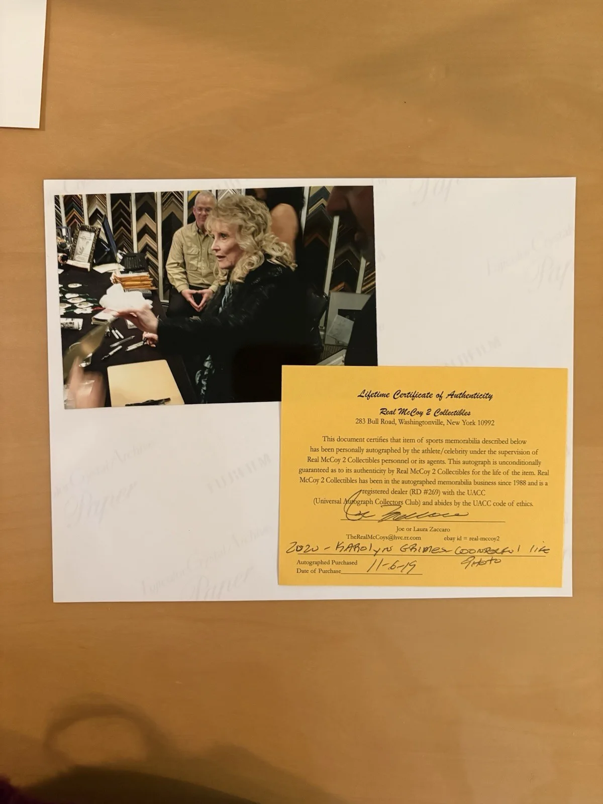 Karolyn Grimes — “It’s a Wonderful Life” Karolyn Grimes Signed 8x10 Photo - COA - ZuZu Inscribed, изображение 2