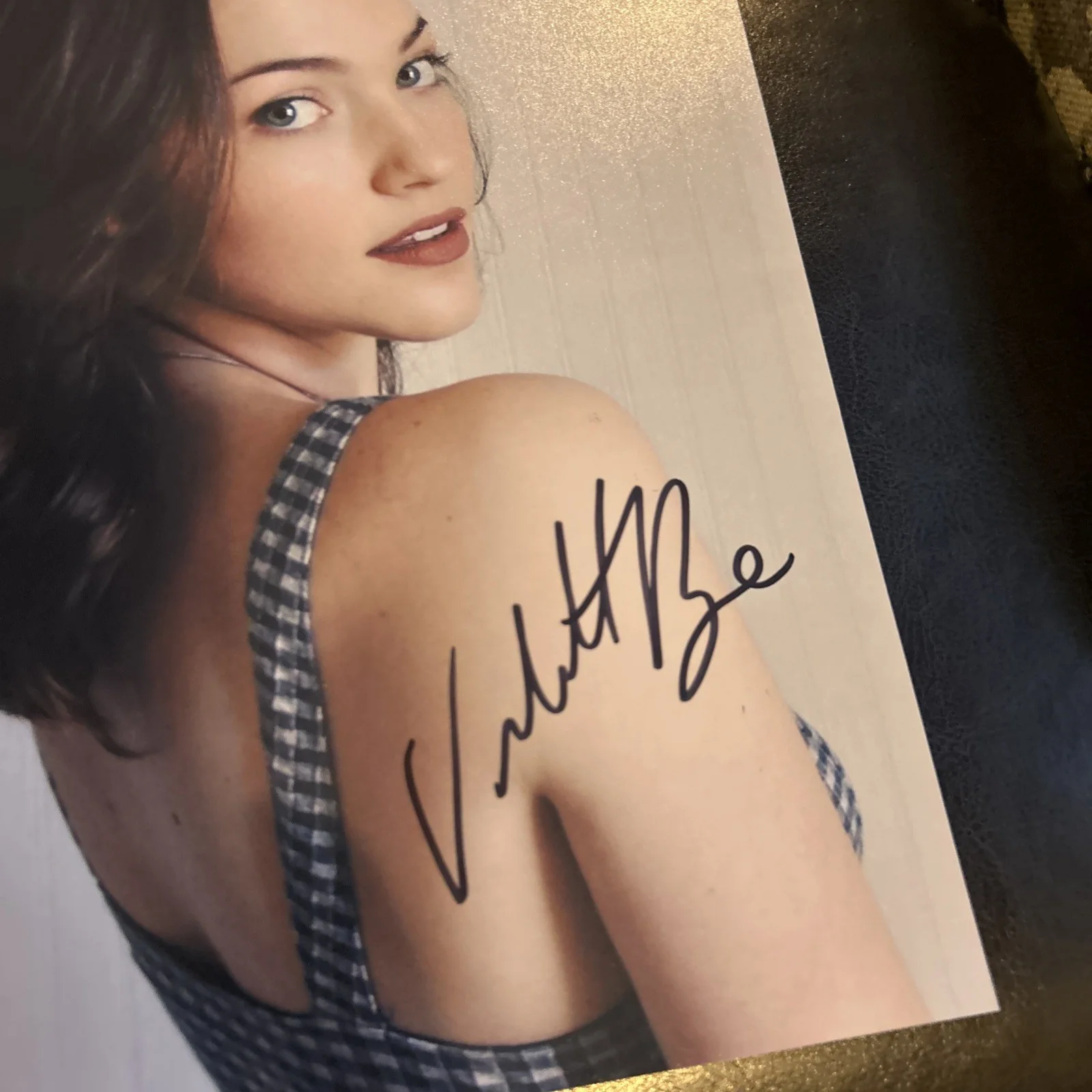 VIOLETT BEANE — Violett Beane 8x10 Signed Photo Jessie Quick The Flash JSA Certified s757, изображение 3