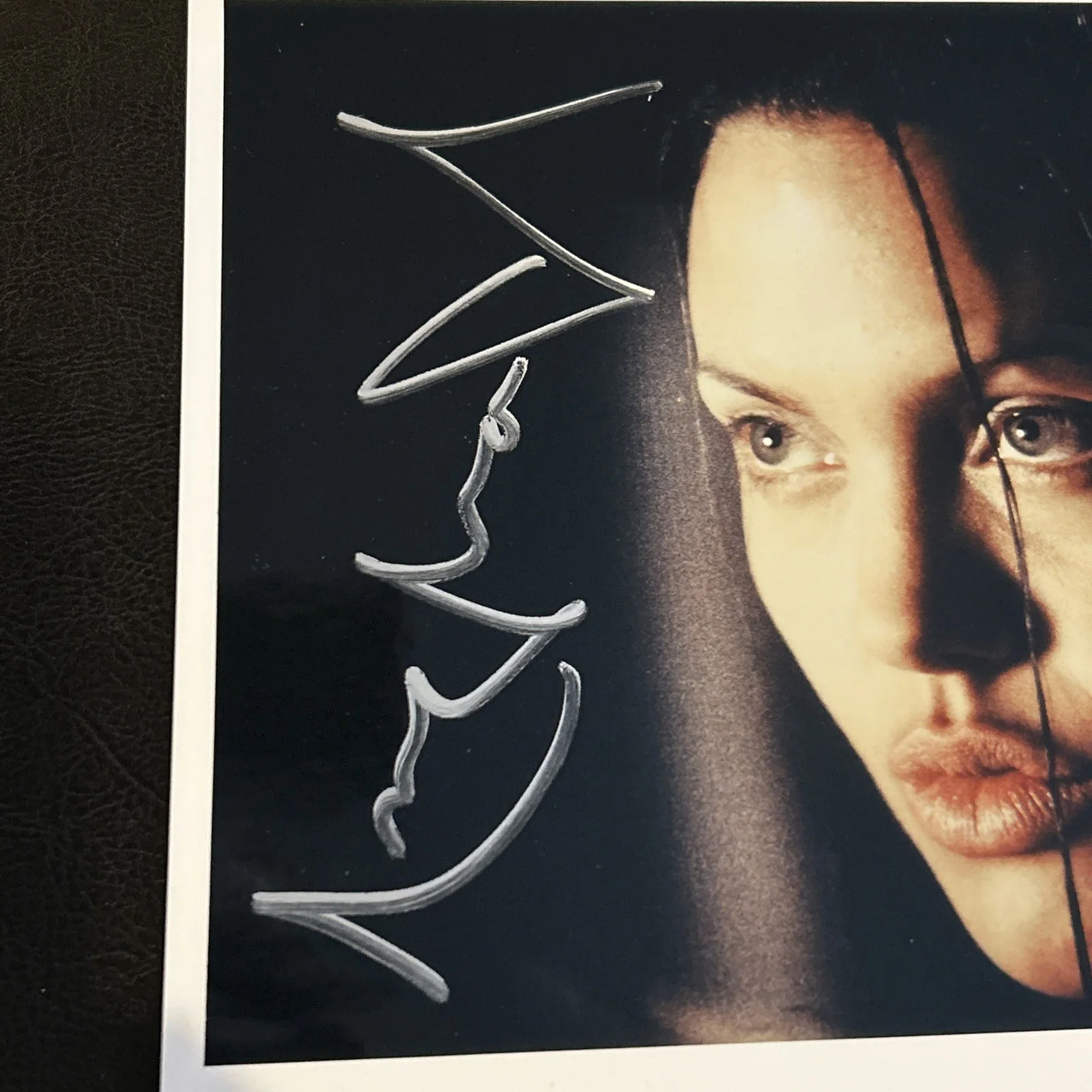 angelina jolie — Angelina Jolie Signed Autograph 8X10 JSA Full Signature Coa Tomb Raider s758, изображение 2