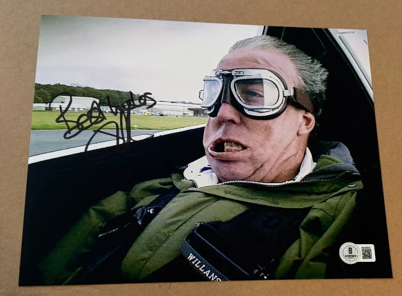 JEREMY CLARKSON — JEREMY CLARKSON SIGNED TOP GEAR 8X10 PHOTO BECKETT BAS #122