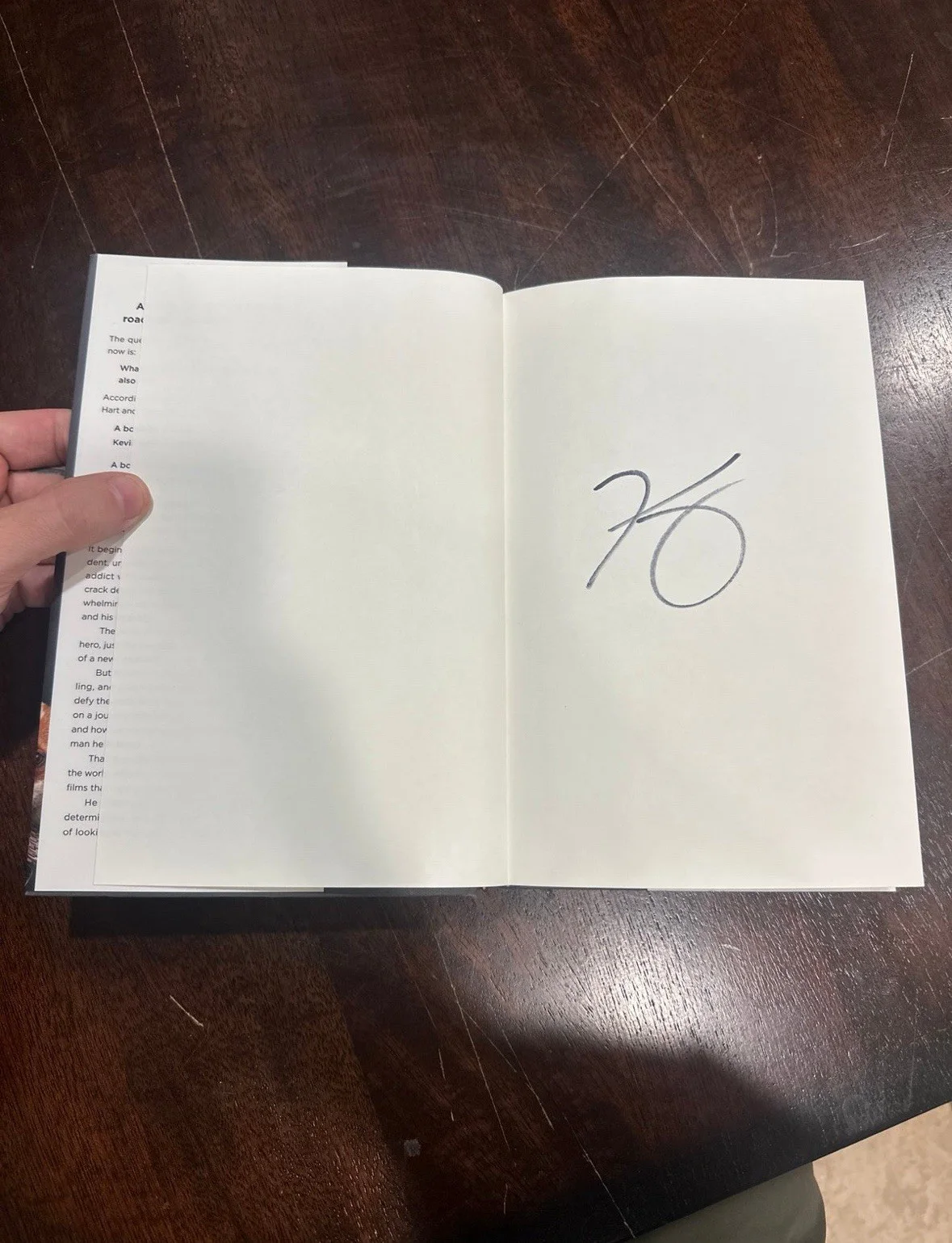 Kevin Hart comedian actor signed “I cant make this up” hardcover book, изображение 4