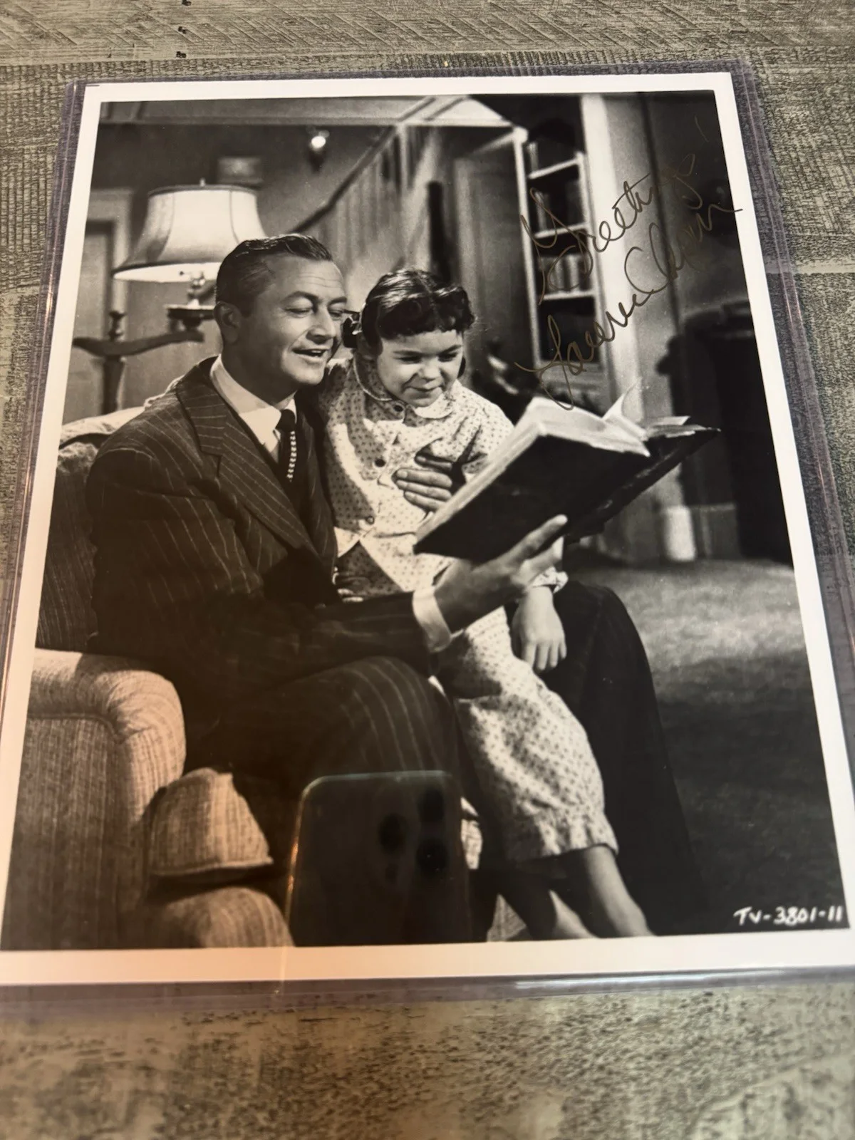 Lauren Chapin — Lauren Chapin Autographed Signed 8x10 Photo - Kitten Father Knows Best - w/COA