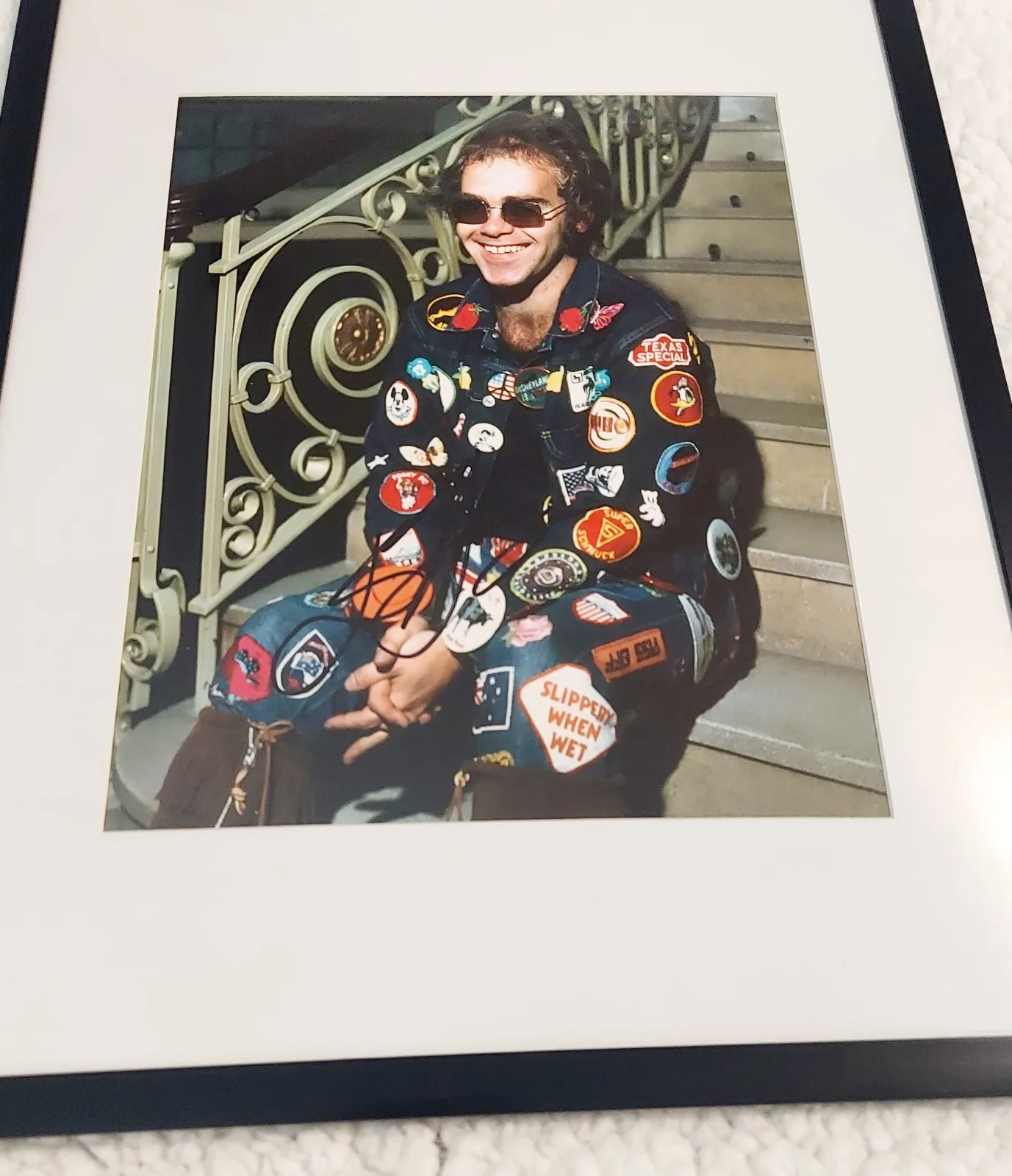 Elton John Autographed 8x10 Photo Framed In 11x14 With COA, изображение 2