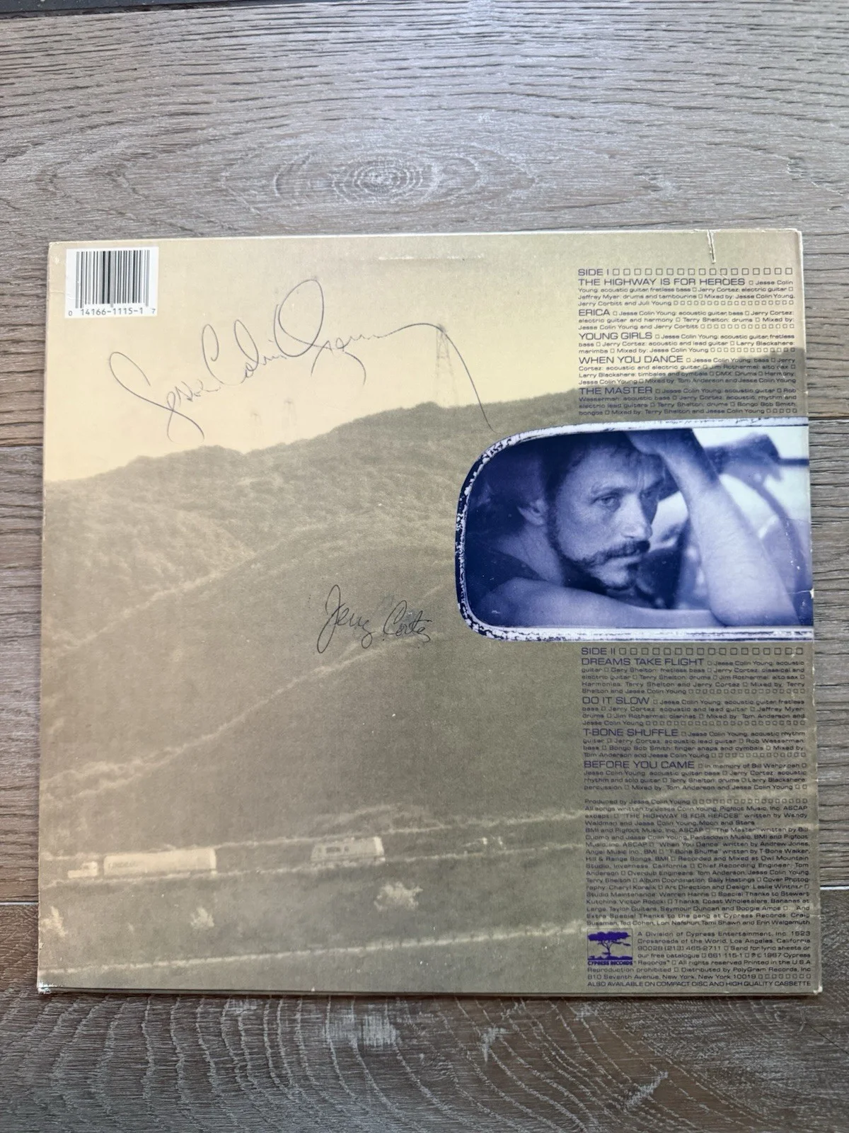 Jesse Colin Young signed The Highway Is For Heroes album, image 2