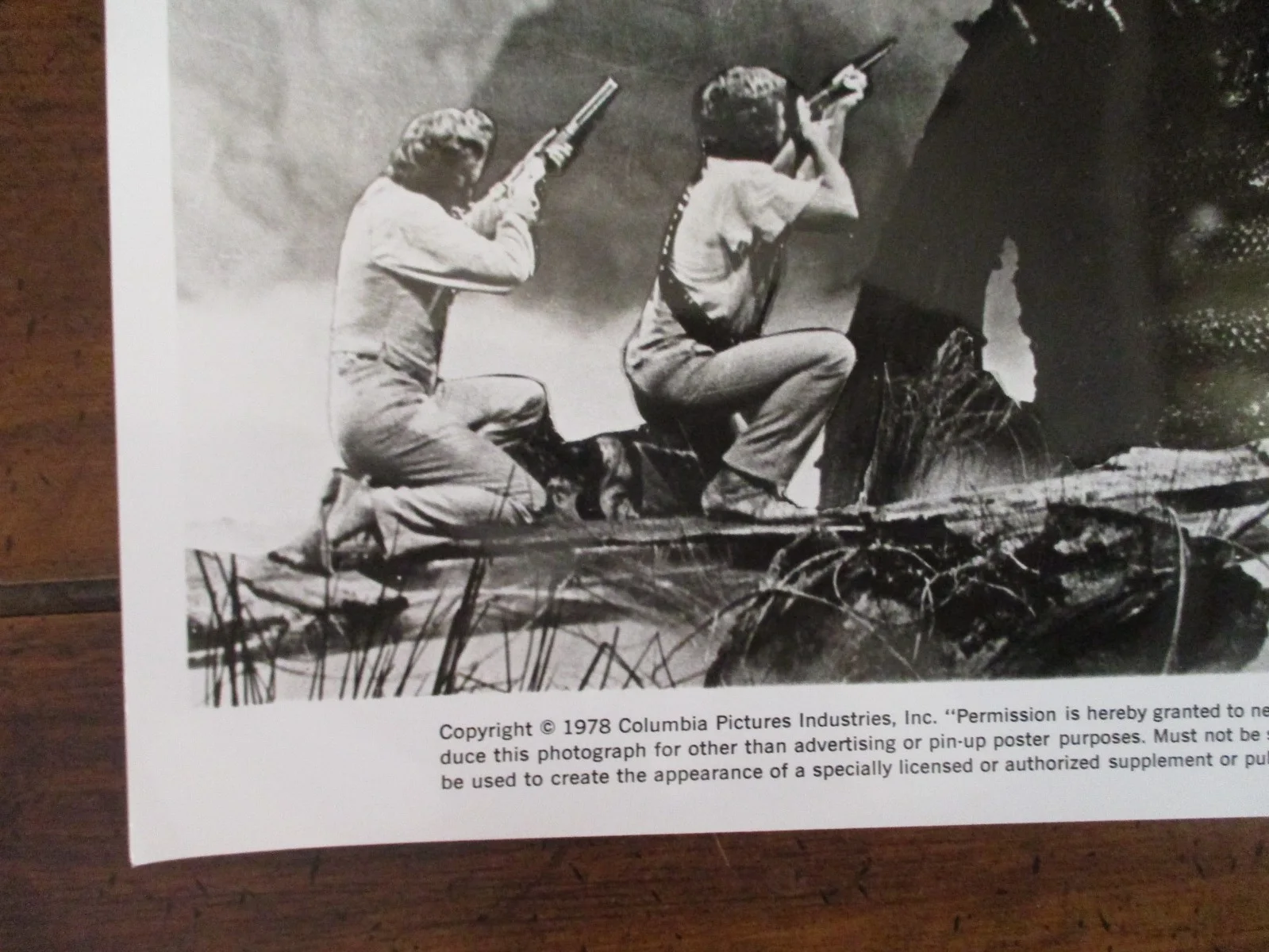 Peter Gilmore/Doug McClure("WARLORDS OF ATLANTIS")1978 10 x 8 B & W Press Photo, изображение 2
