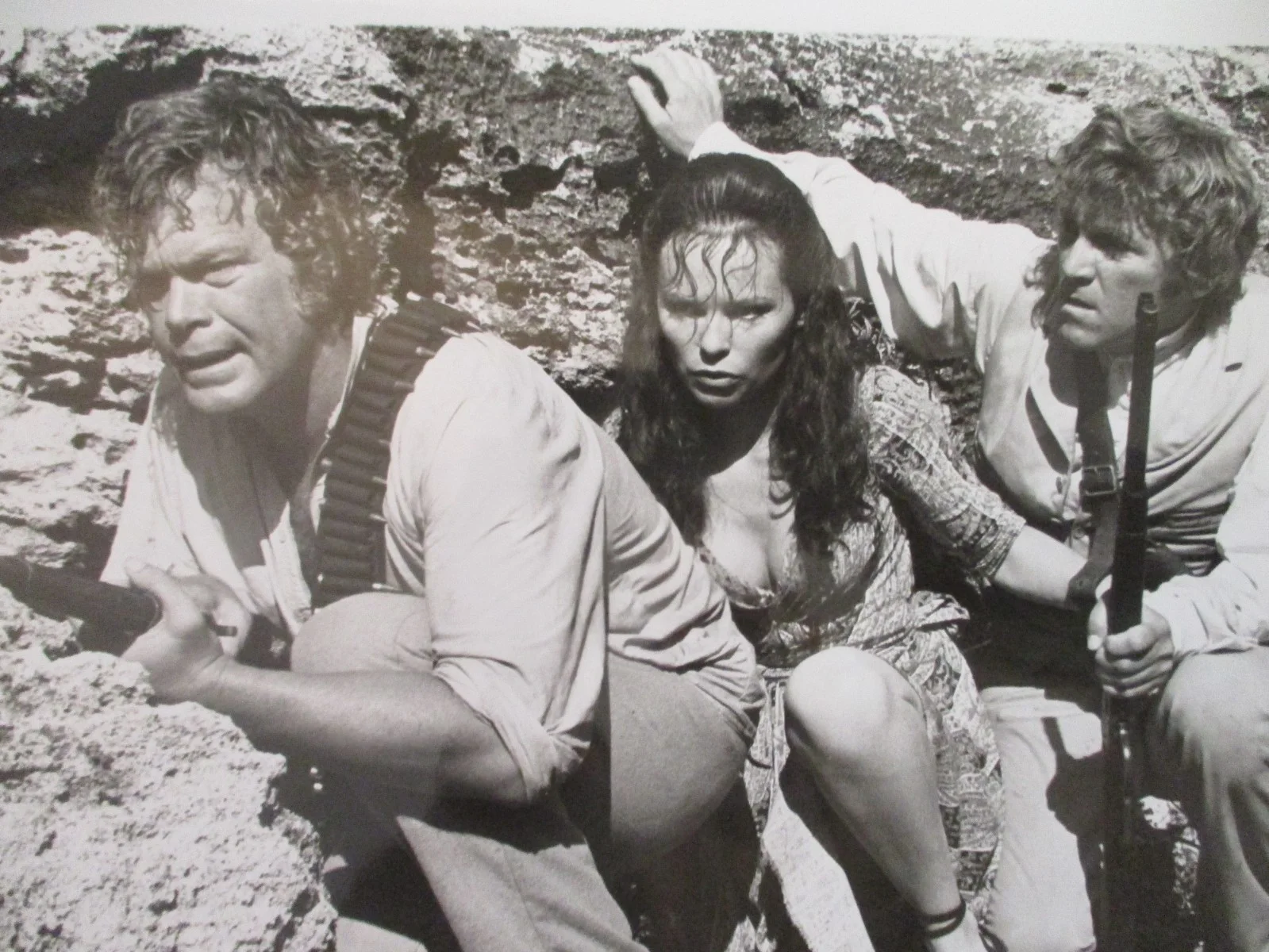 Lea Brodie/Doug McClure/Peter Gilmore(WARLORDS OF ATLANTIS)1978 10 x 8 B&W Photo, изображение 2