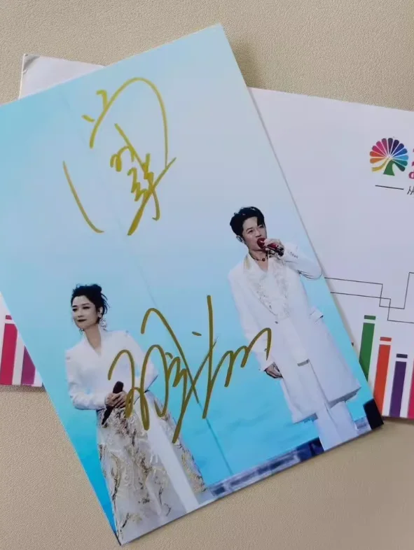 Phoenix Legend 凤凰传奇Handwritten signature photo, image 2