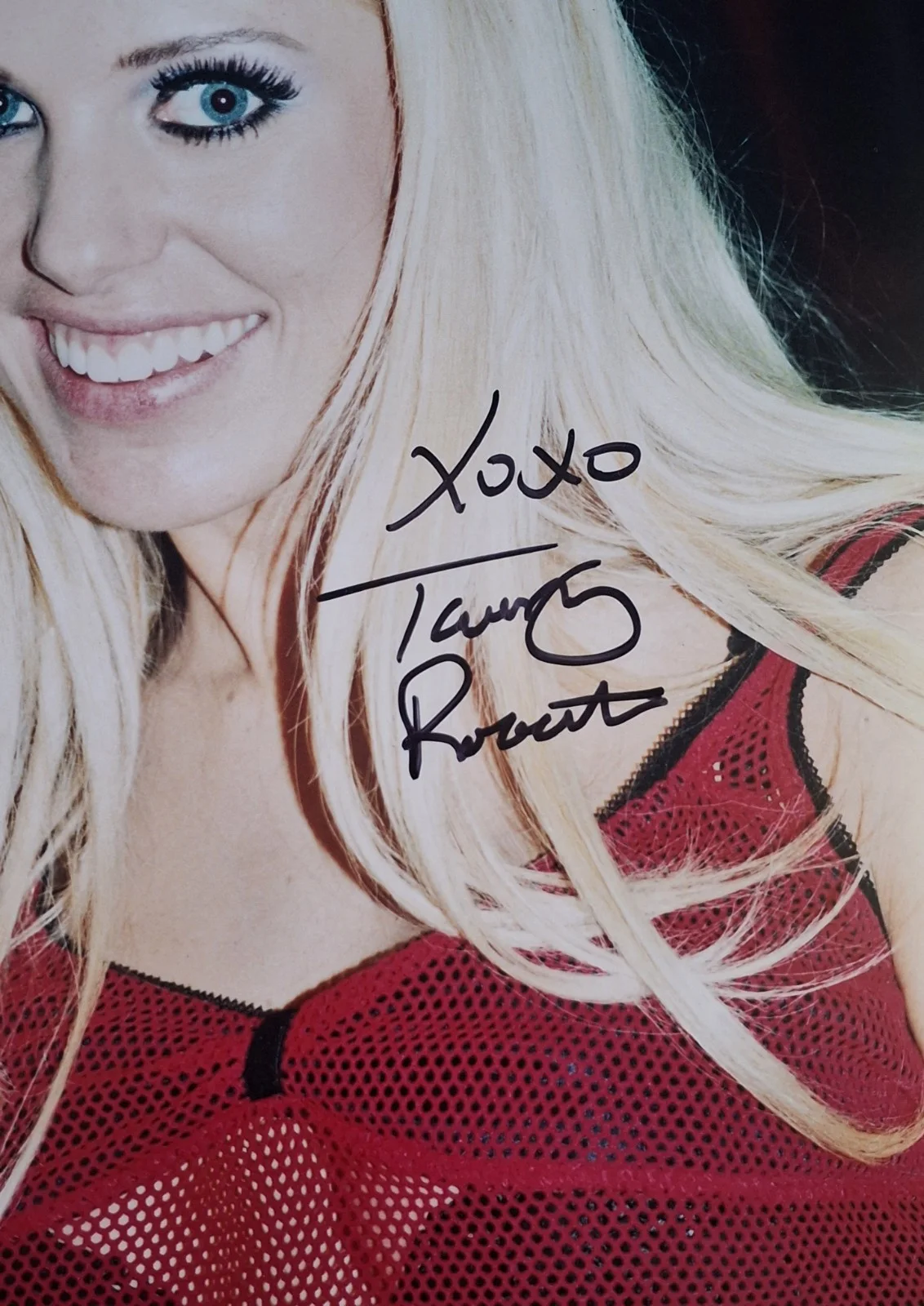 Tawny Roberts Signed 8x12" Original PHOTO #2 - Red Hot, изображение 2