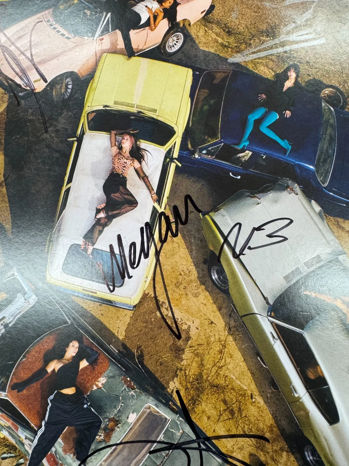 KATSEYE Signed Autographed Beautiful Chaos Target Exclusive Pomegranate JSA COA, image 4