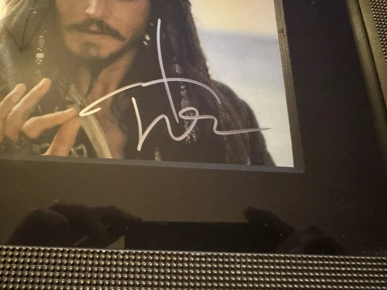 Johnny Depp signed Pirates of the Caribbean 8x10 Framed, изображение 2